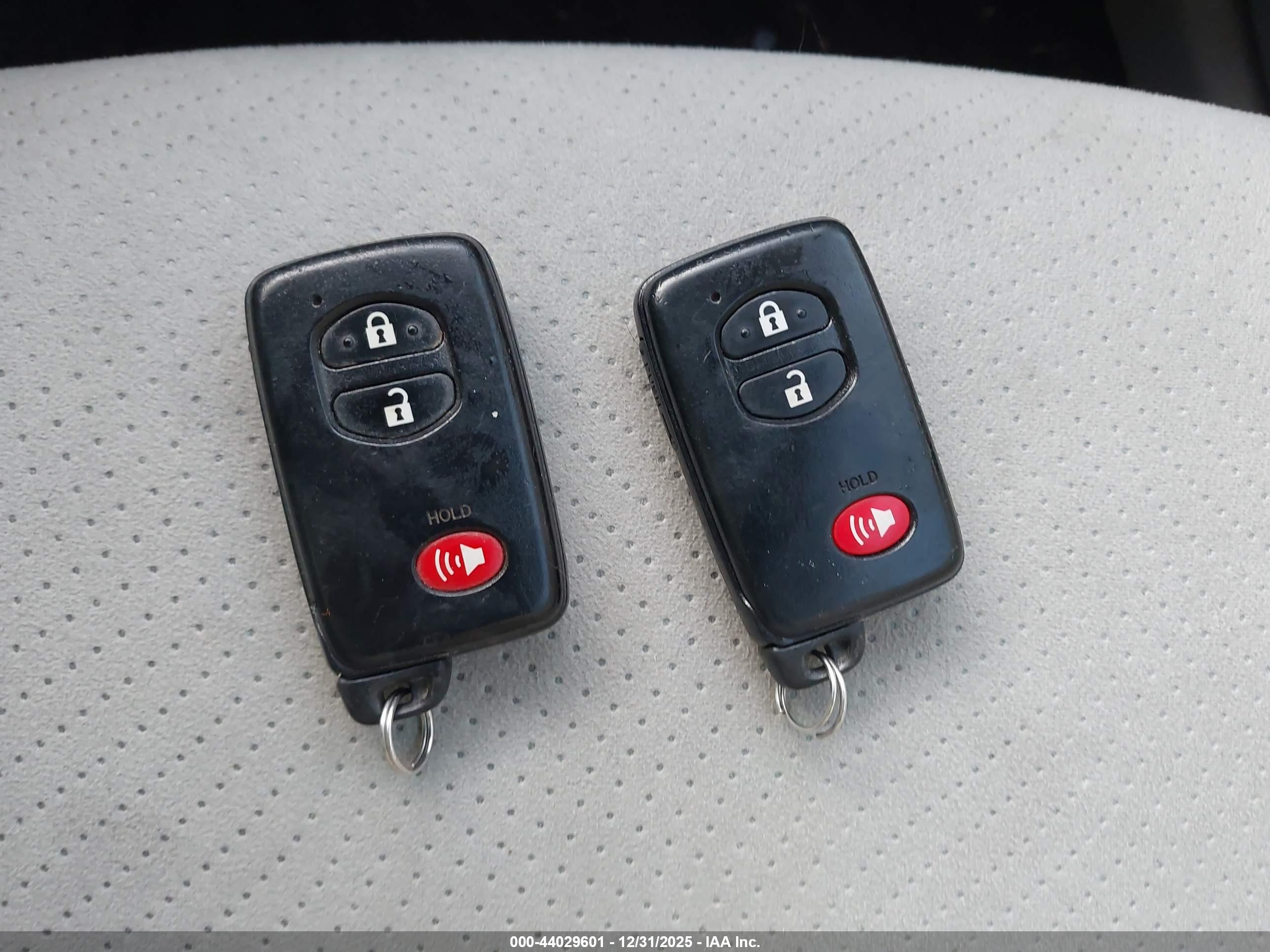 TOYOTA PRIUS image 11