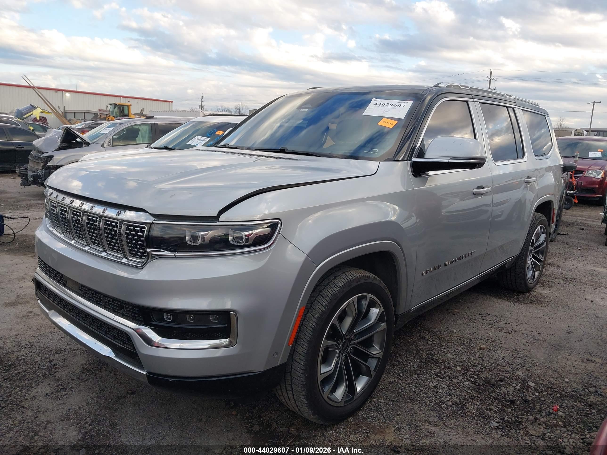 JEEP GRAND image 2