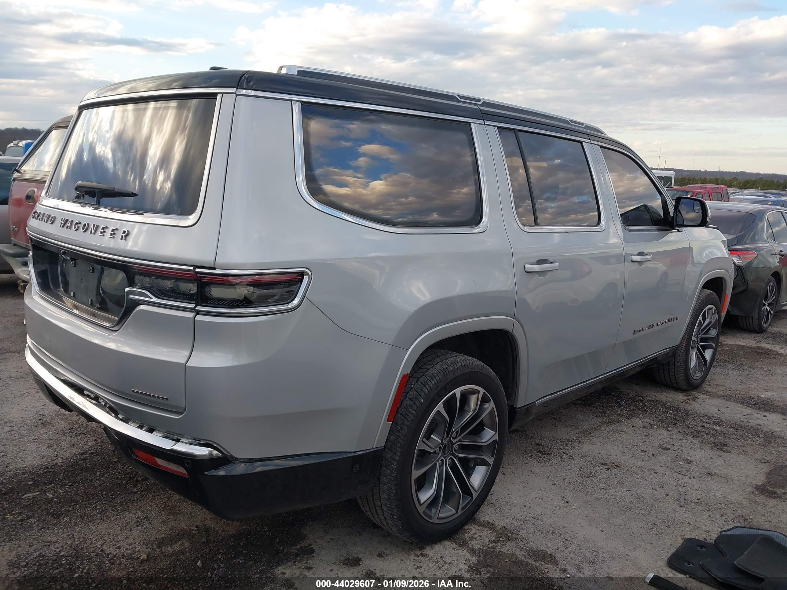 JEEP GRAND image 4