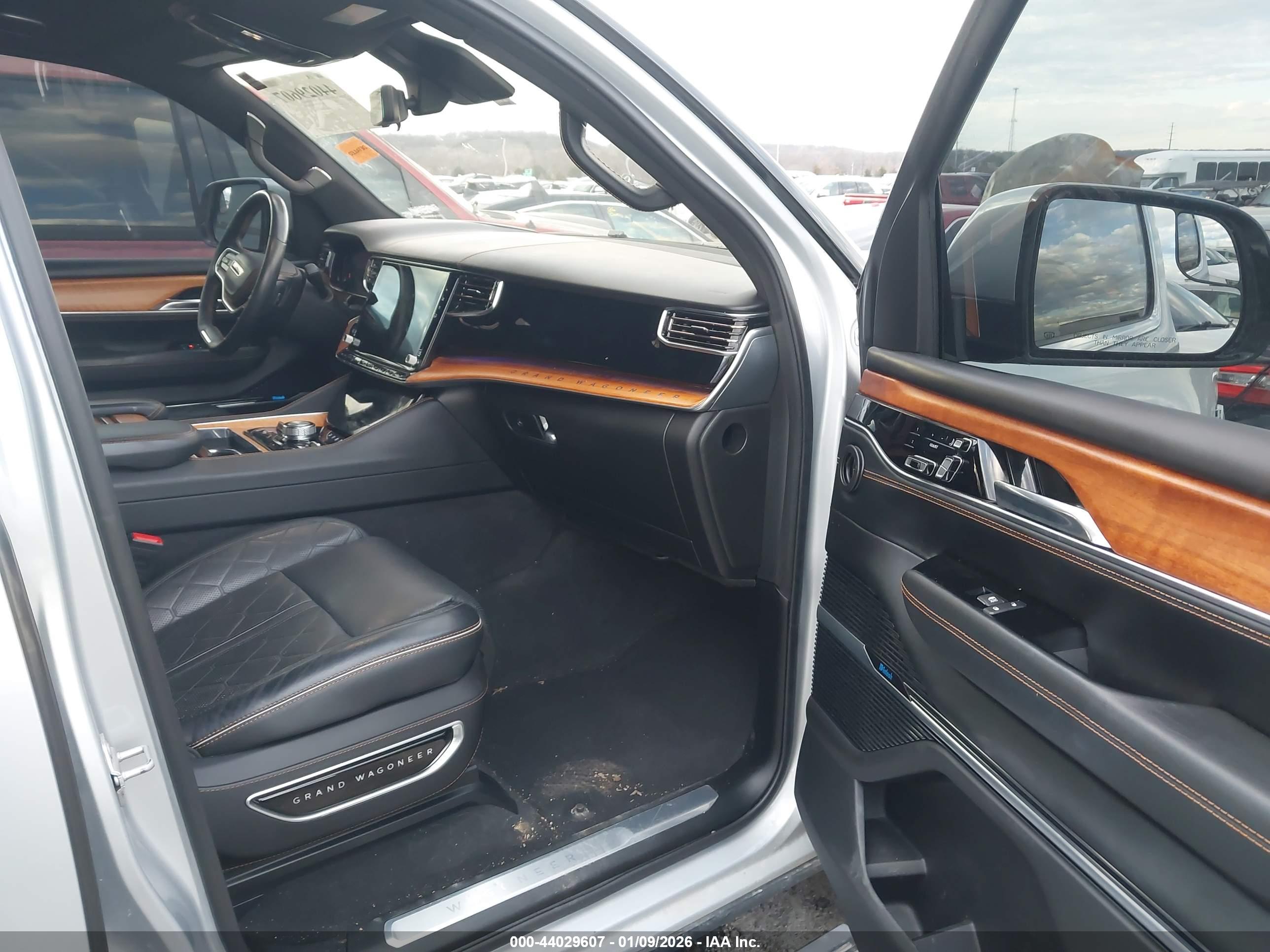 JEEP GRAND image 5