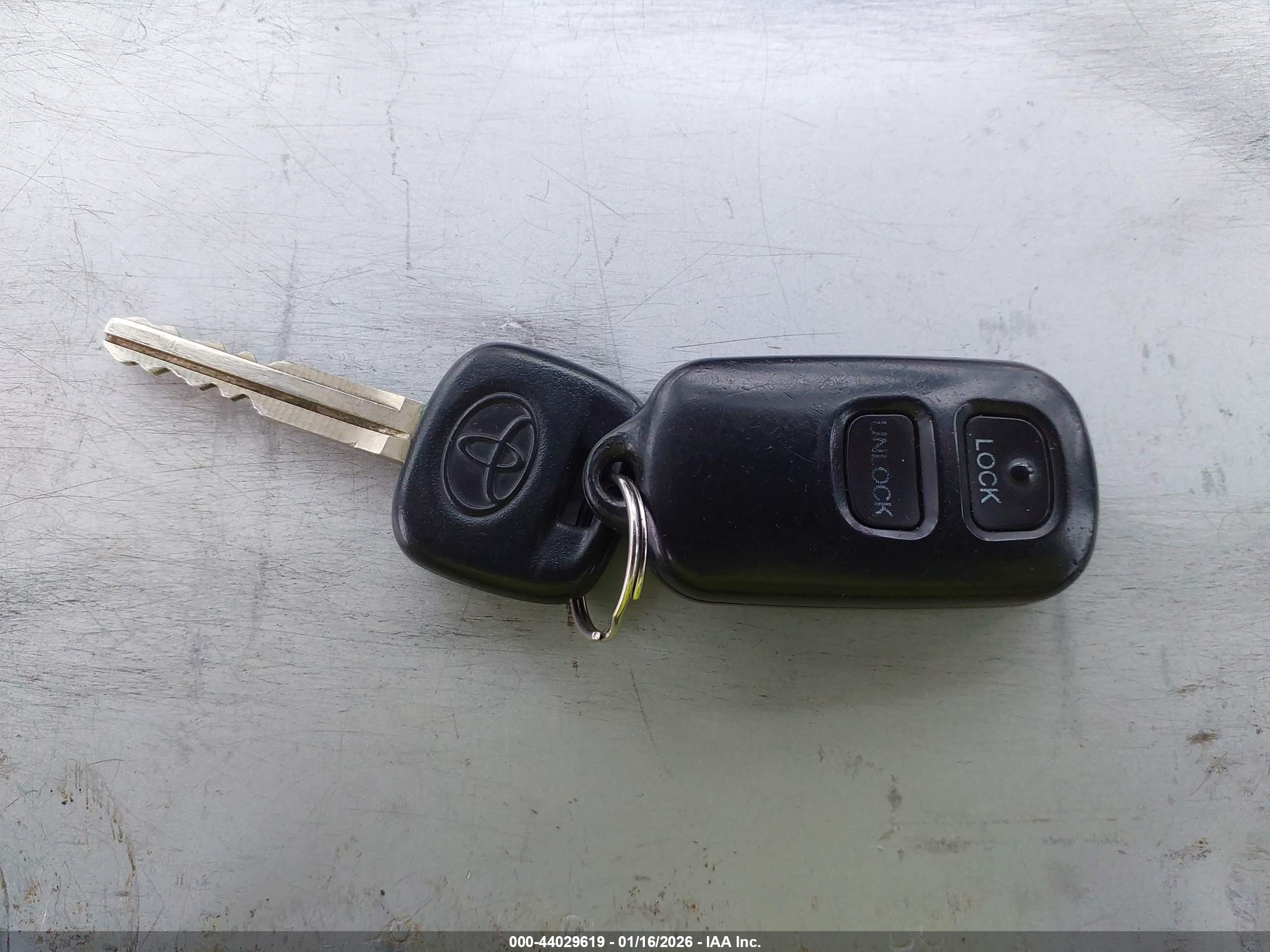 TOYOTA RAV4 image 11