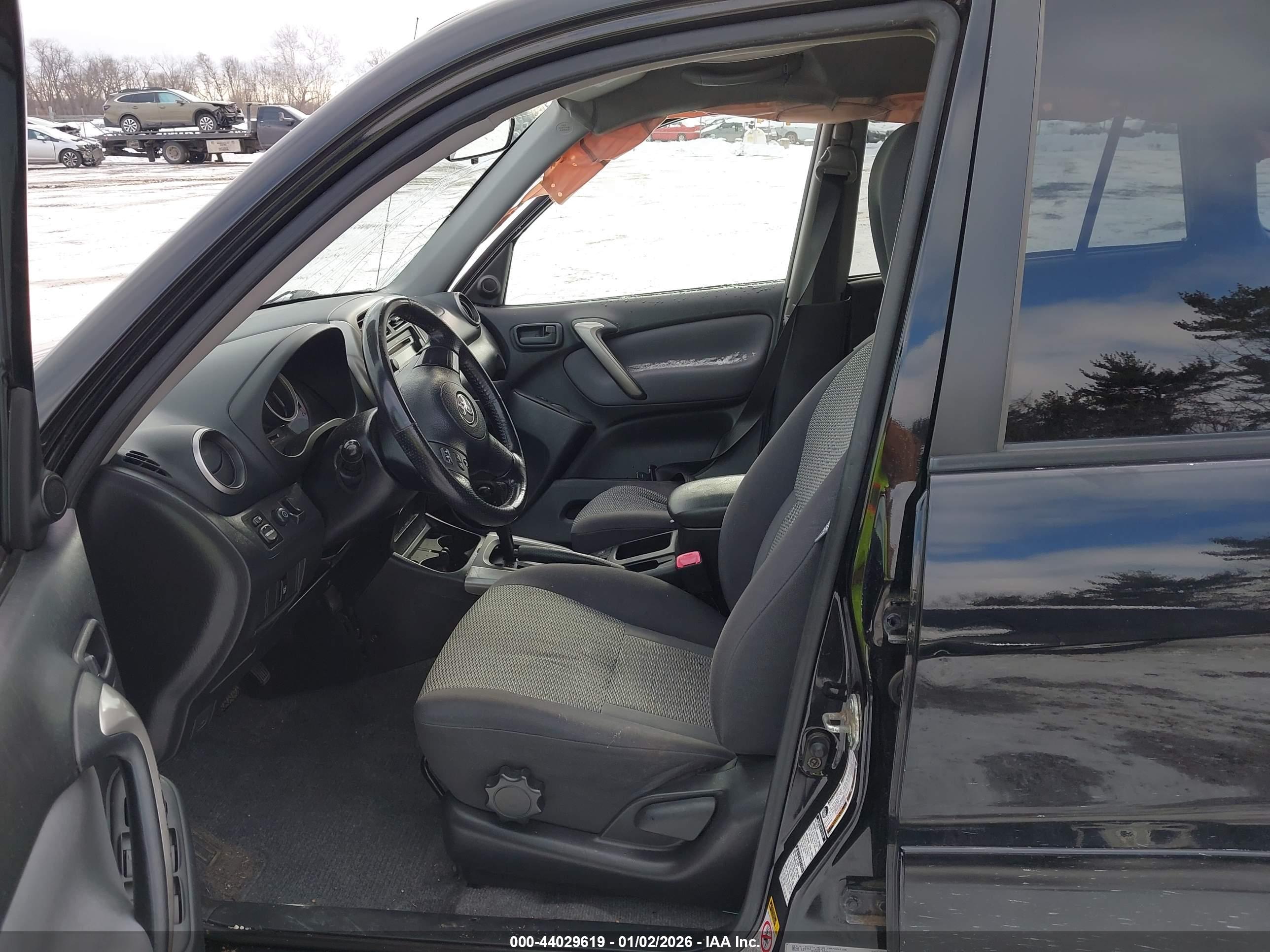 TOYOTA RAV4 image 5