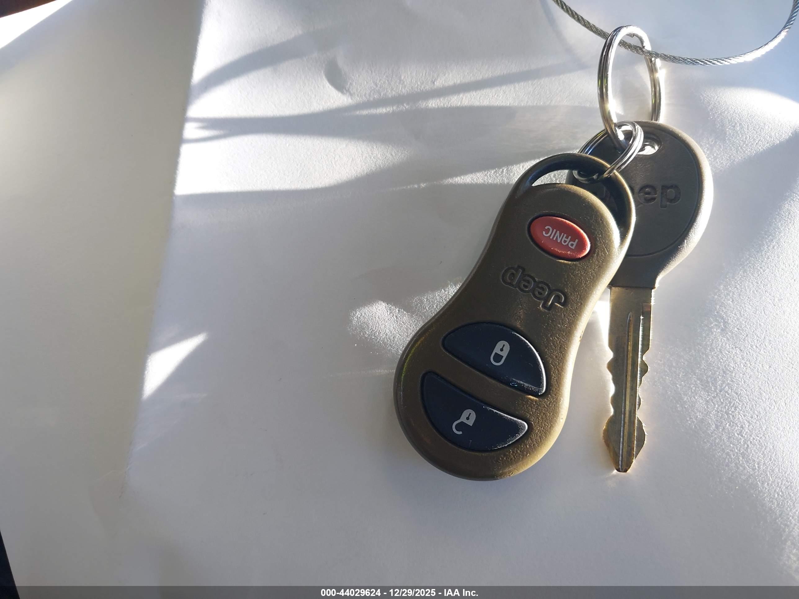 JEEP GRAND image 11