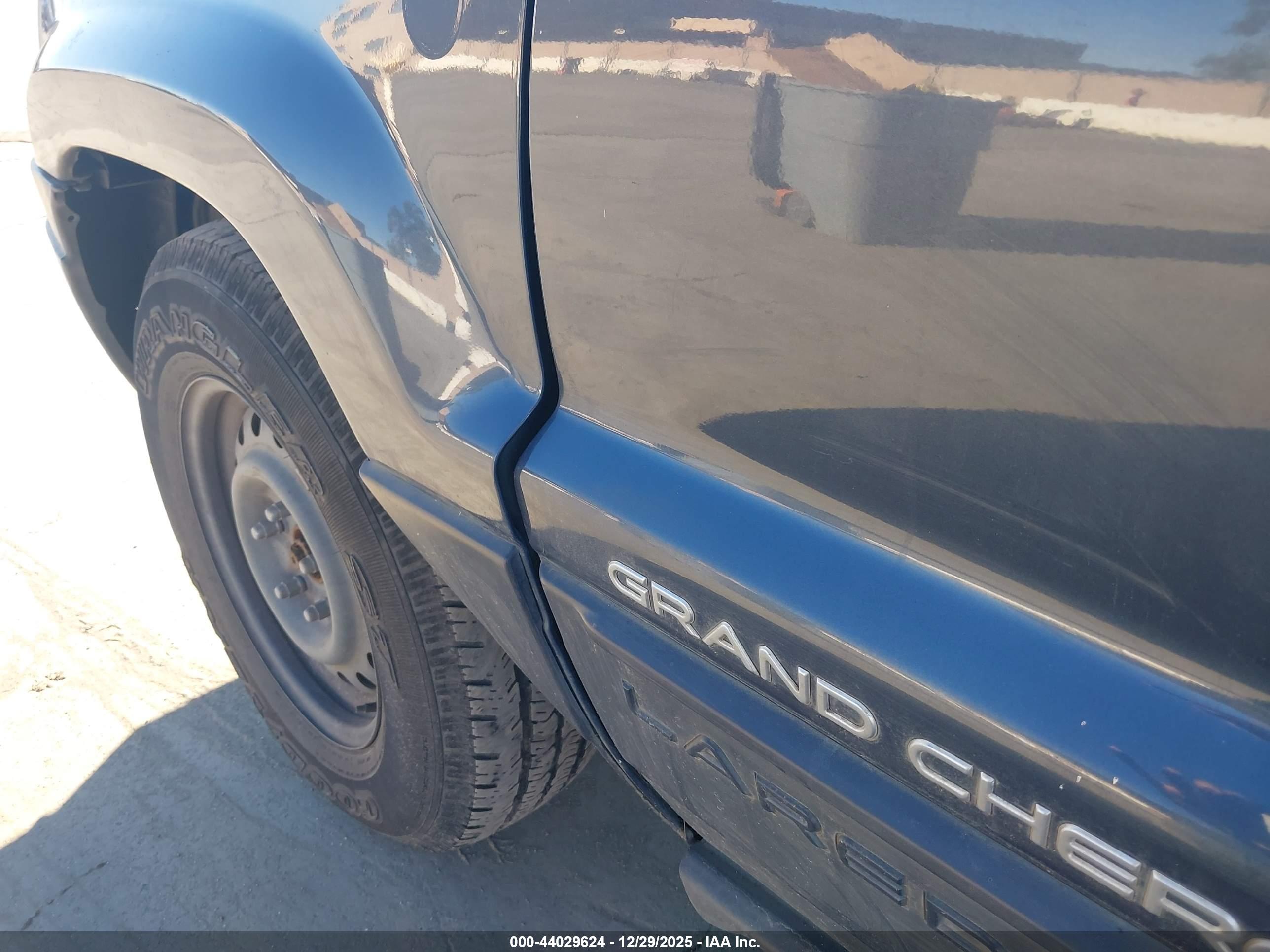 JEEP GRAND image 6
