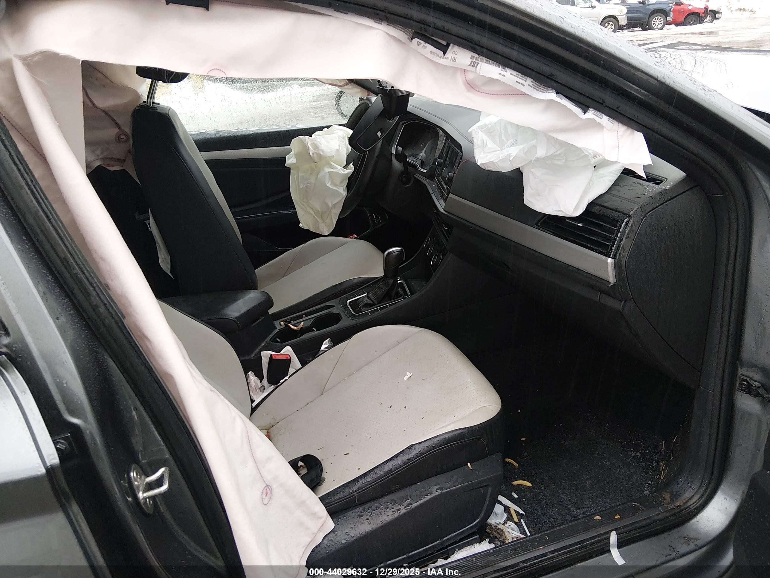 VOLKSWAGEN JETTA image 5