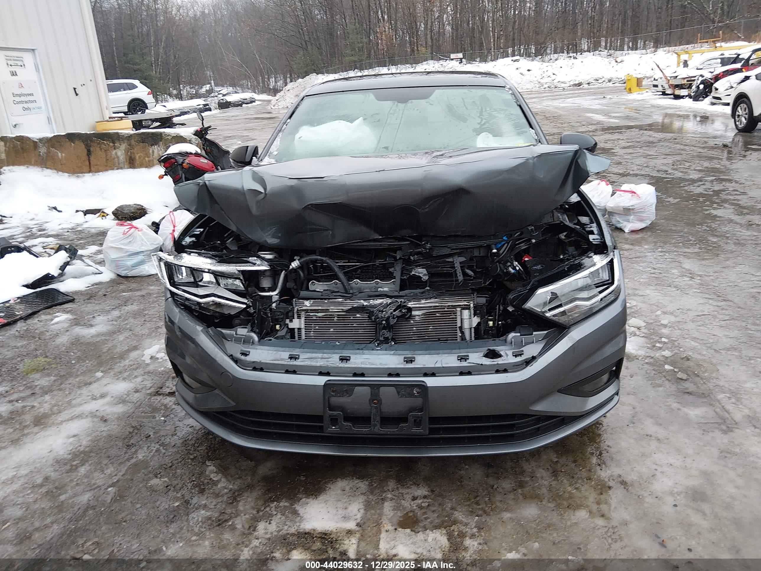 VOLKSWAGEN JETTA image 6