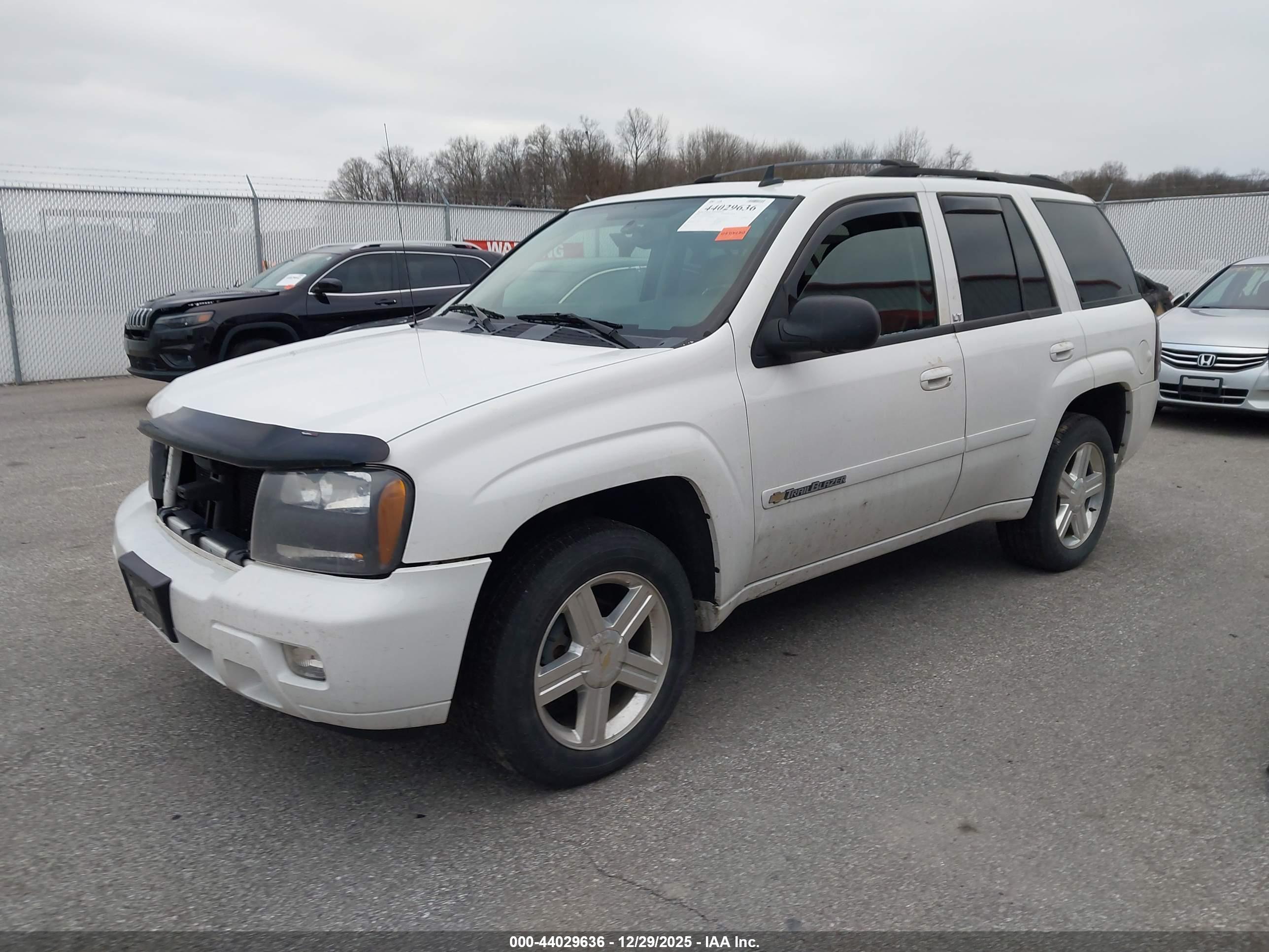 CHEVROLET TRAILBLAZER image 2