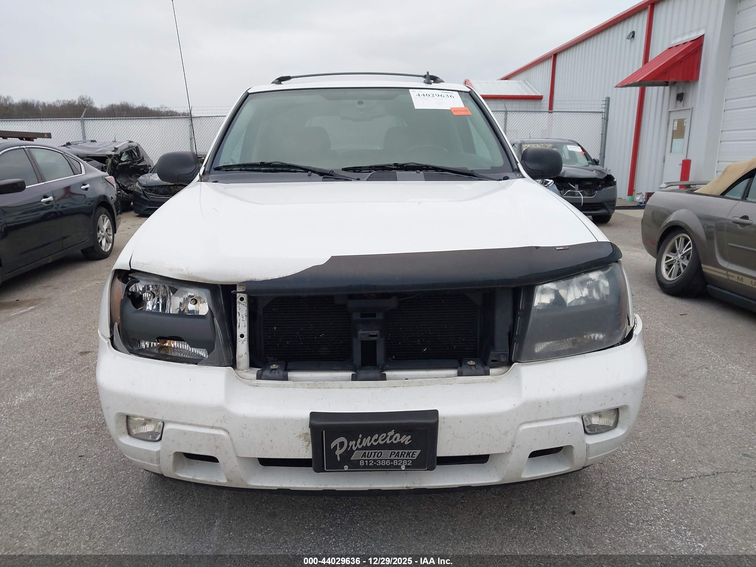 CHEVROLET TRAILBLAZER image 6