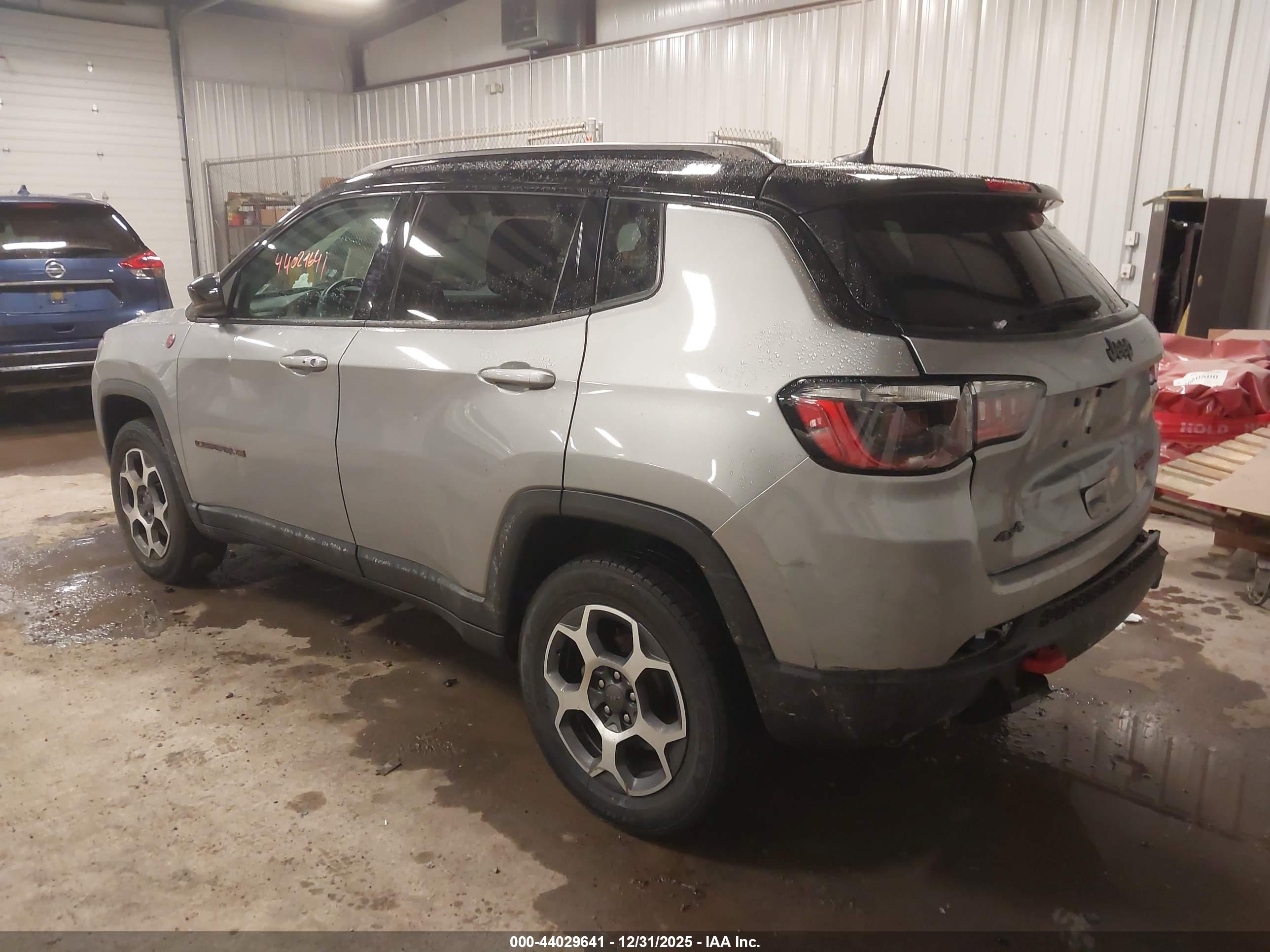 JEEP COMPASS image 3