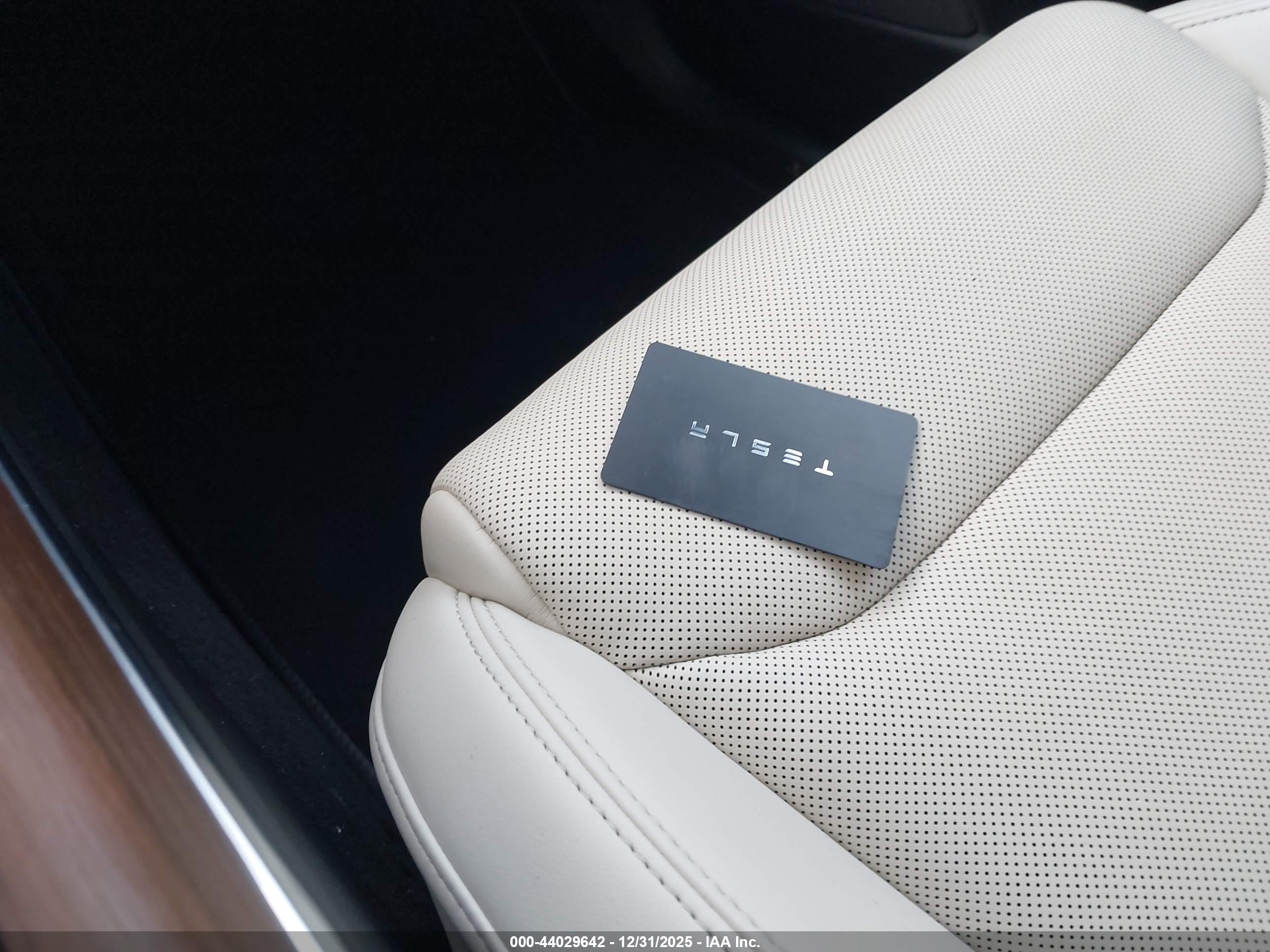 TESLA MODEL image 11