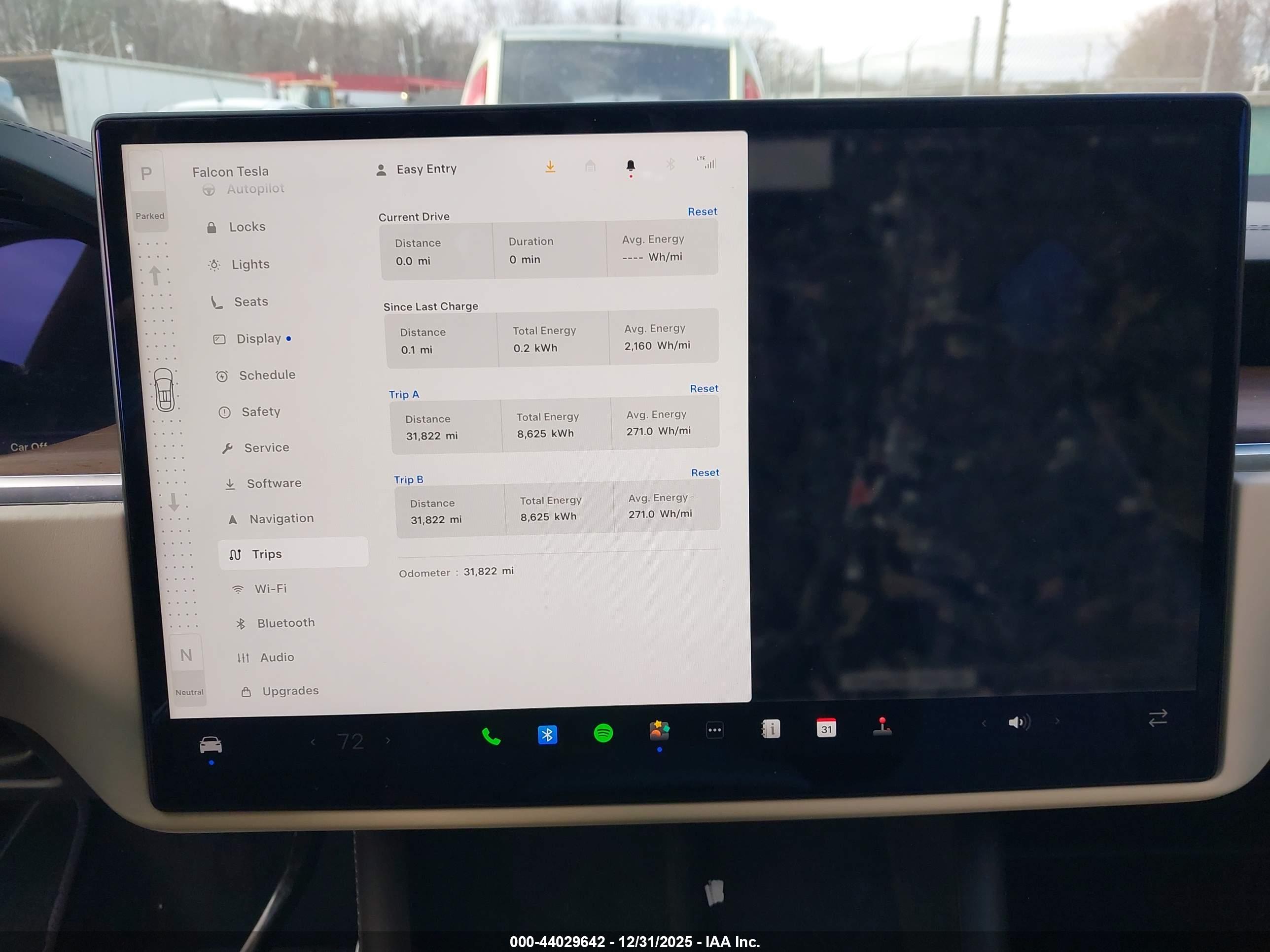 TESLA MODEL image 7