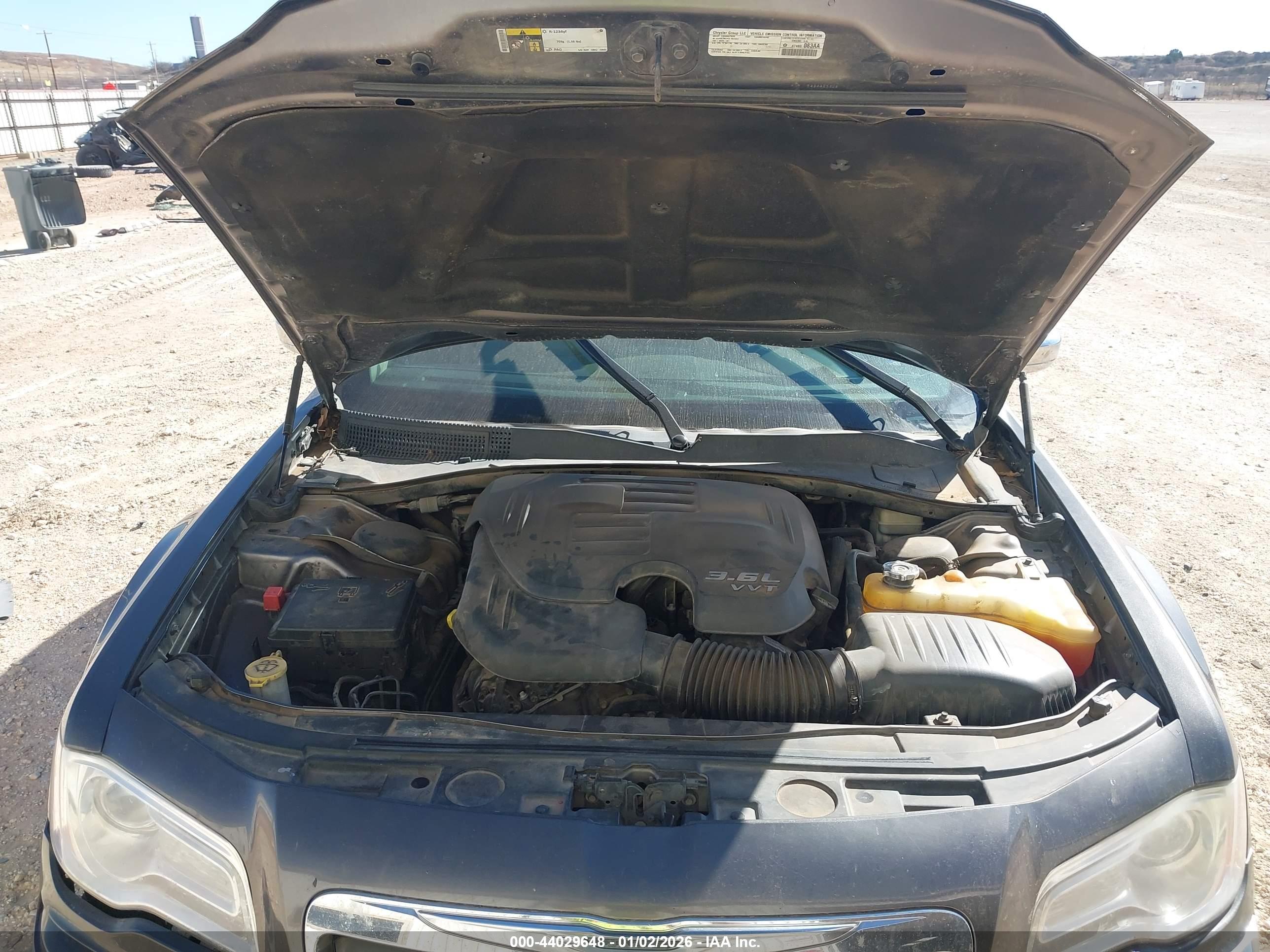 CHRYSLER 300C image 10