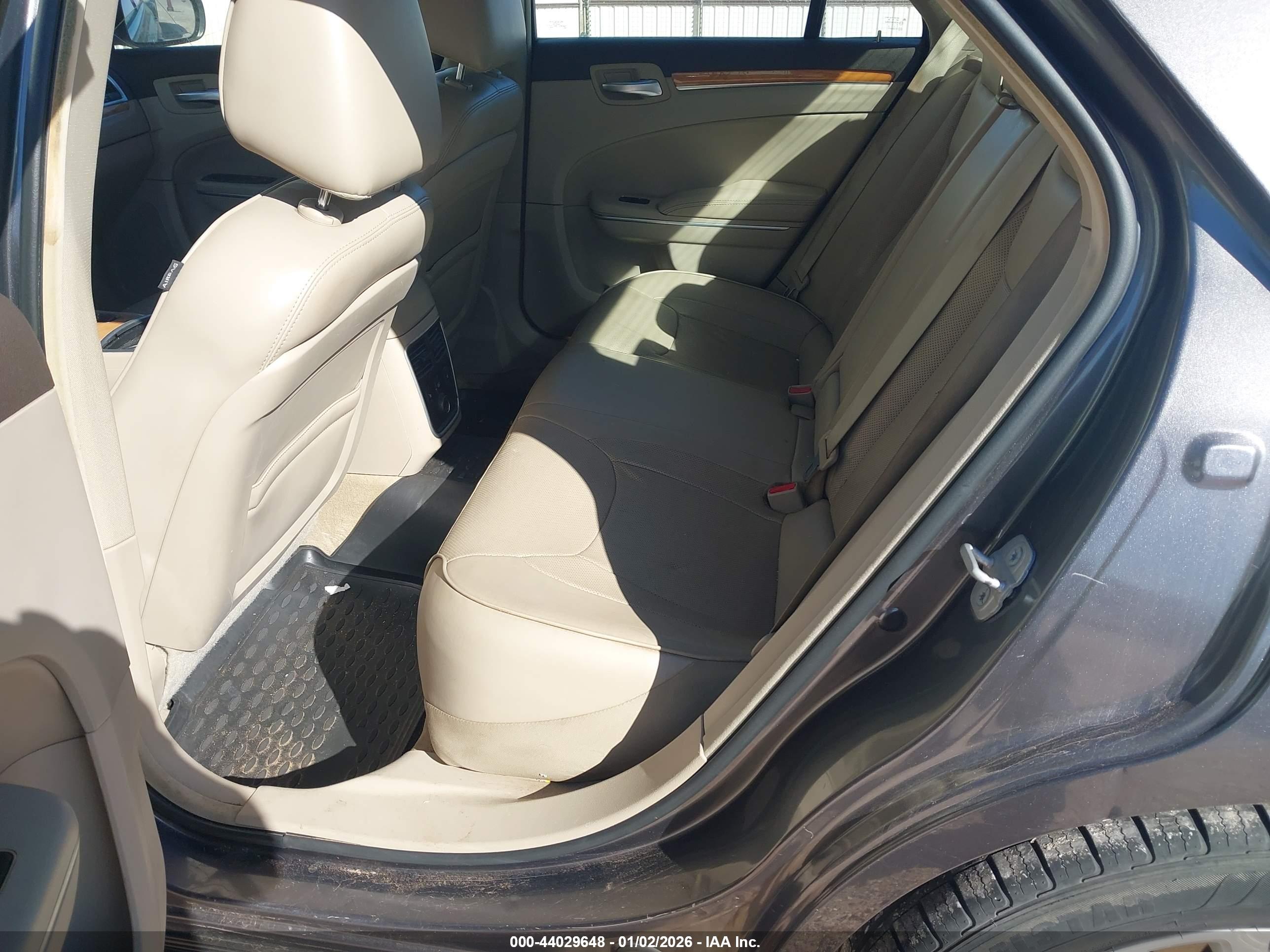 CHRYSLER 300C image 8