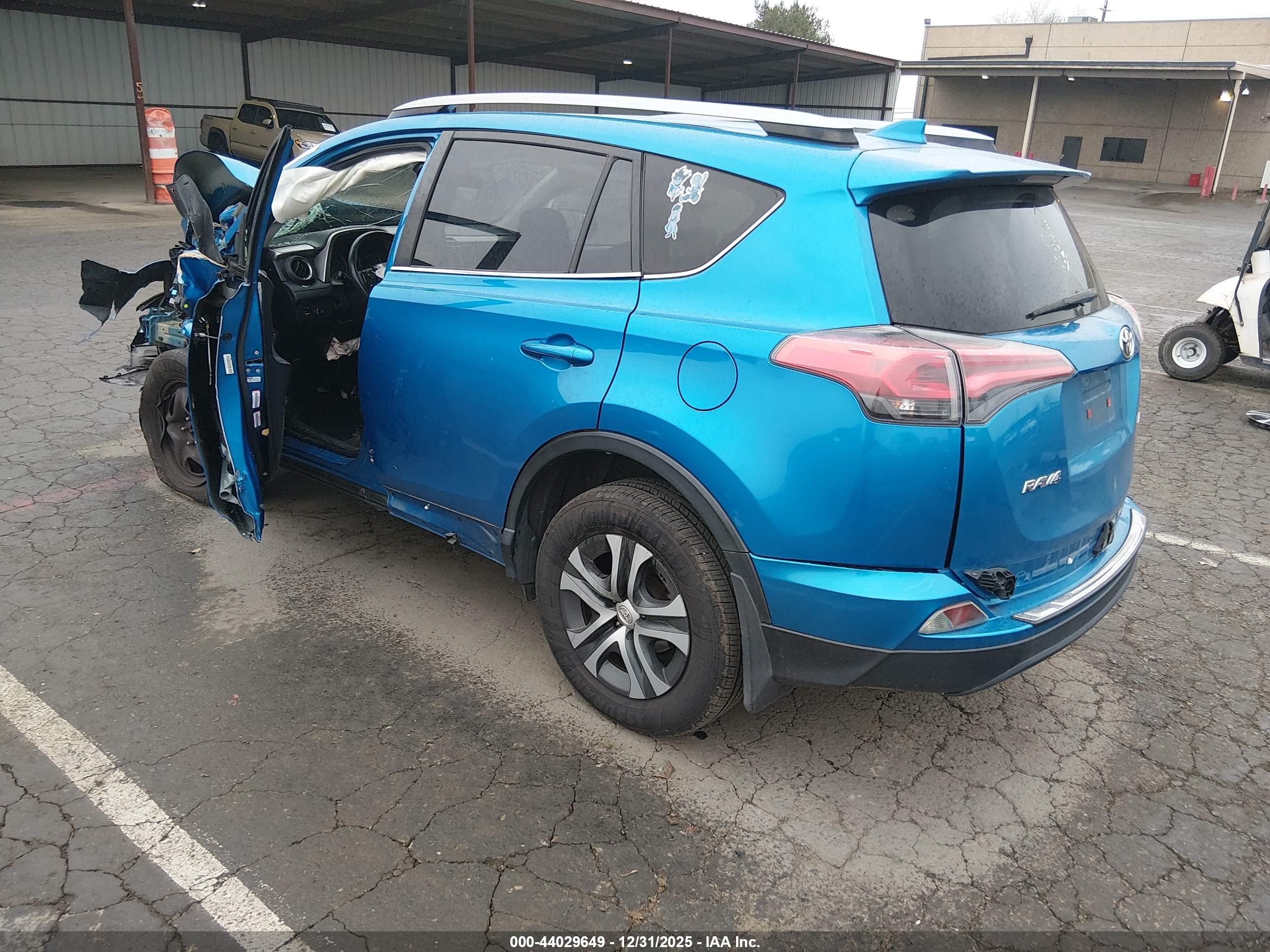 TOYOTA RAV4 image 3