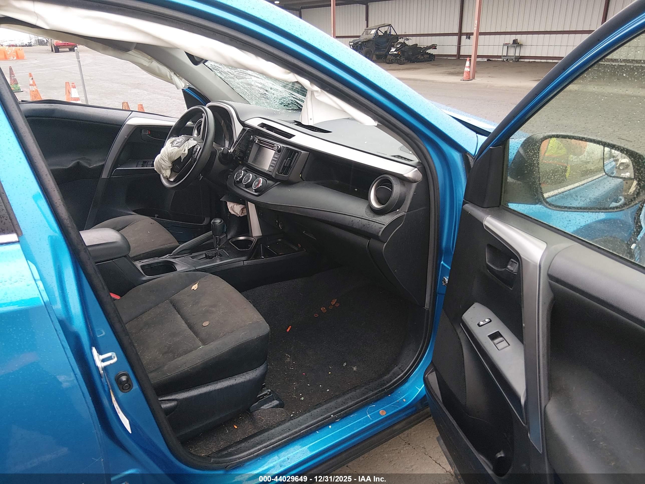 TOYOTA RAV4 image 5