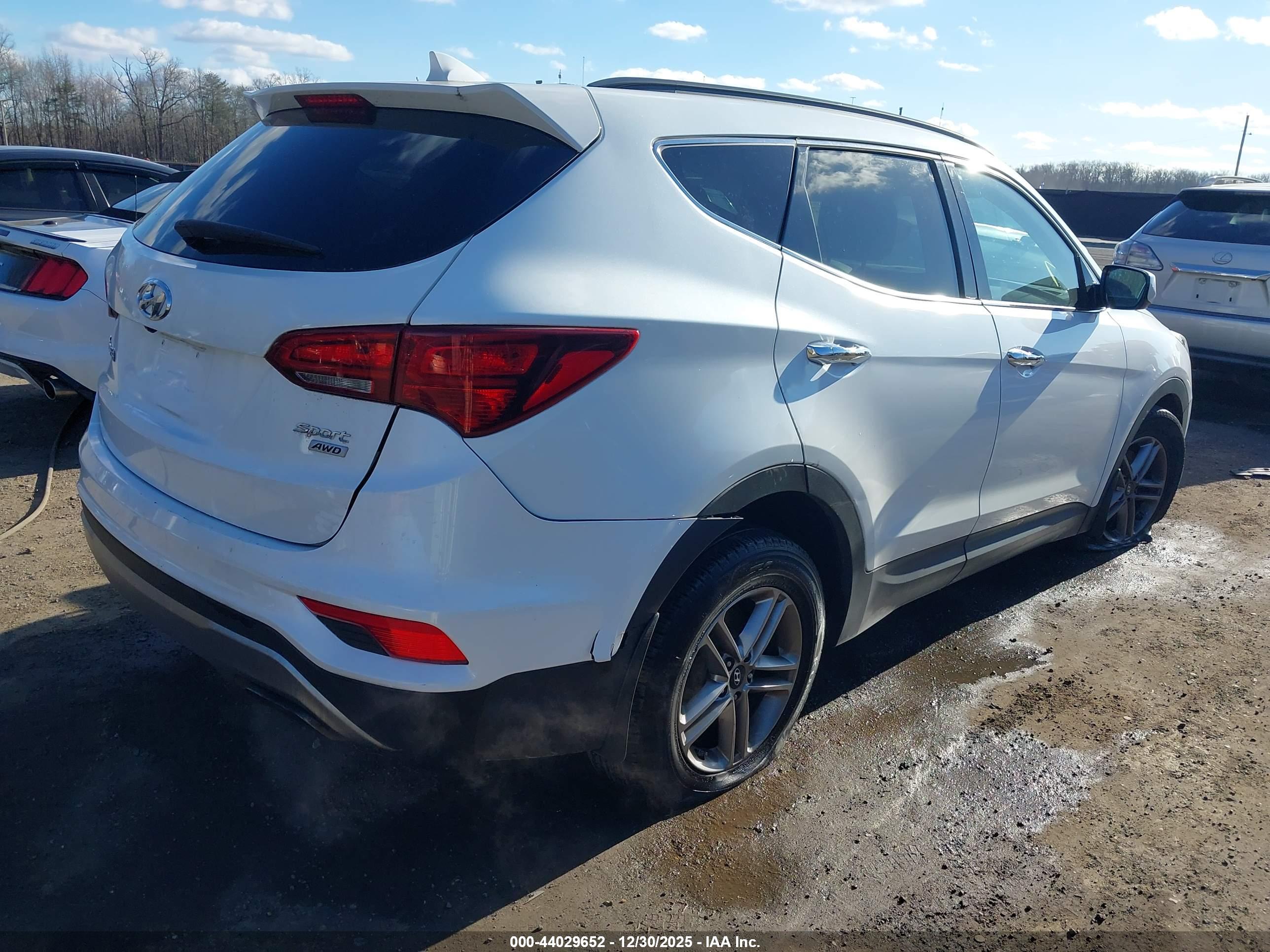 HYUNDAI SANTA image 4
