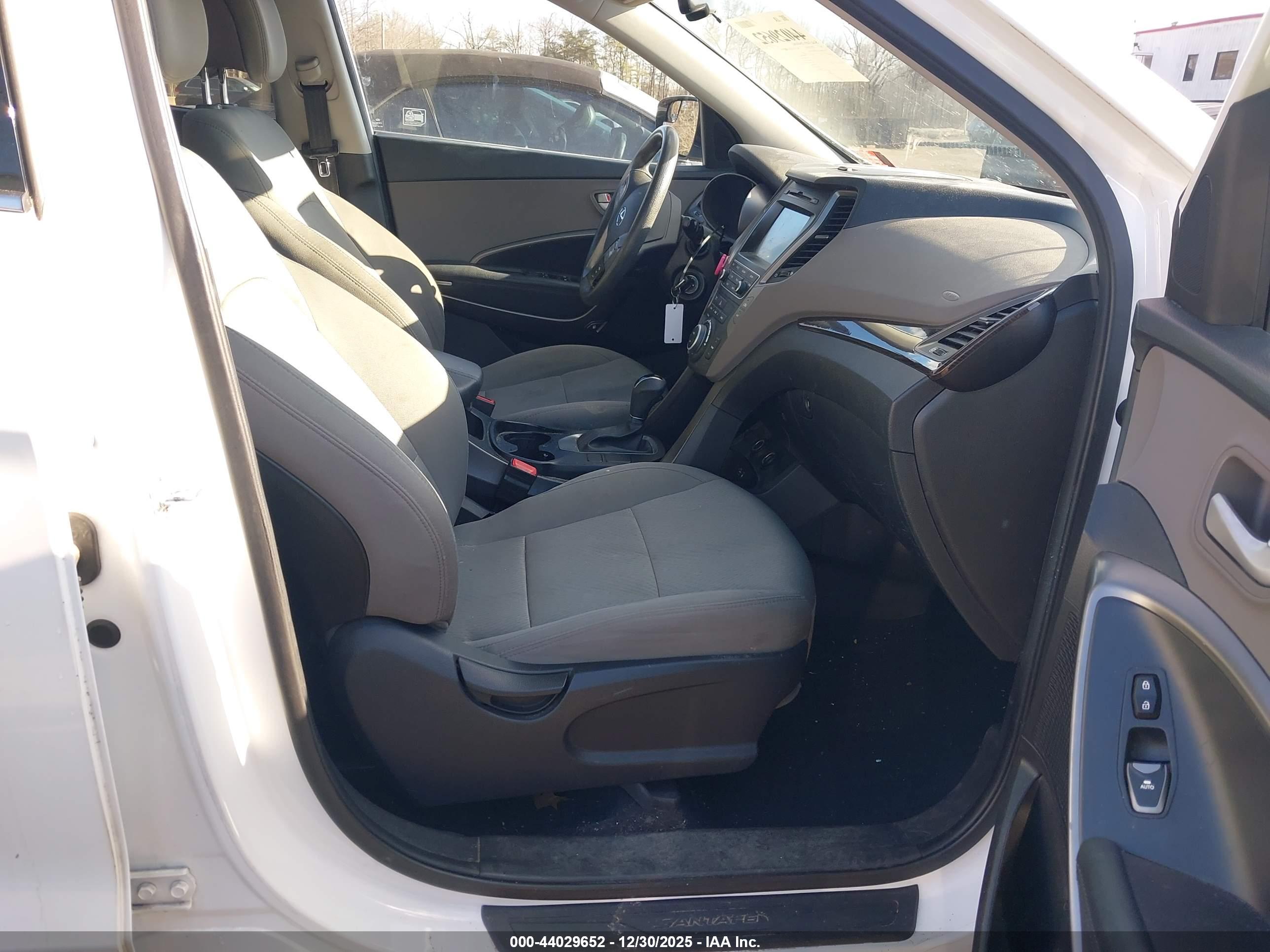 HYUNDAI SANTA image 5