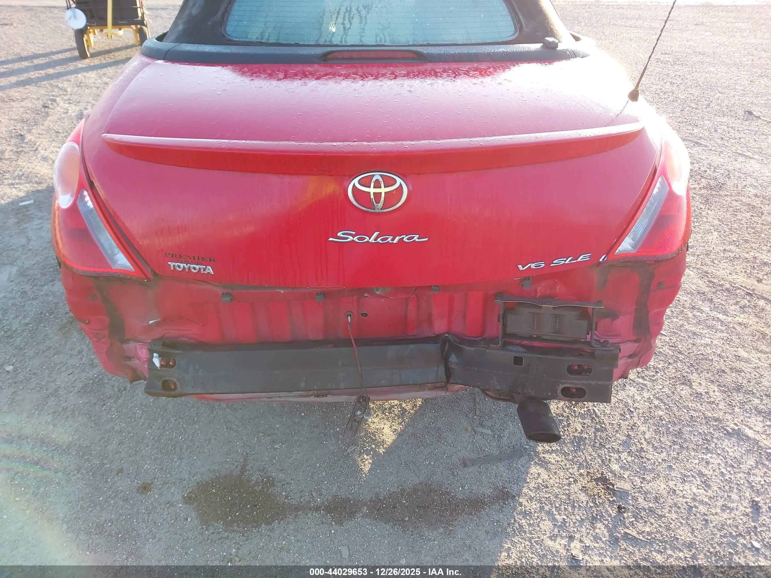 TOYOTA CAMRY image 6