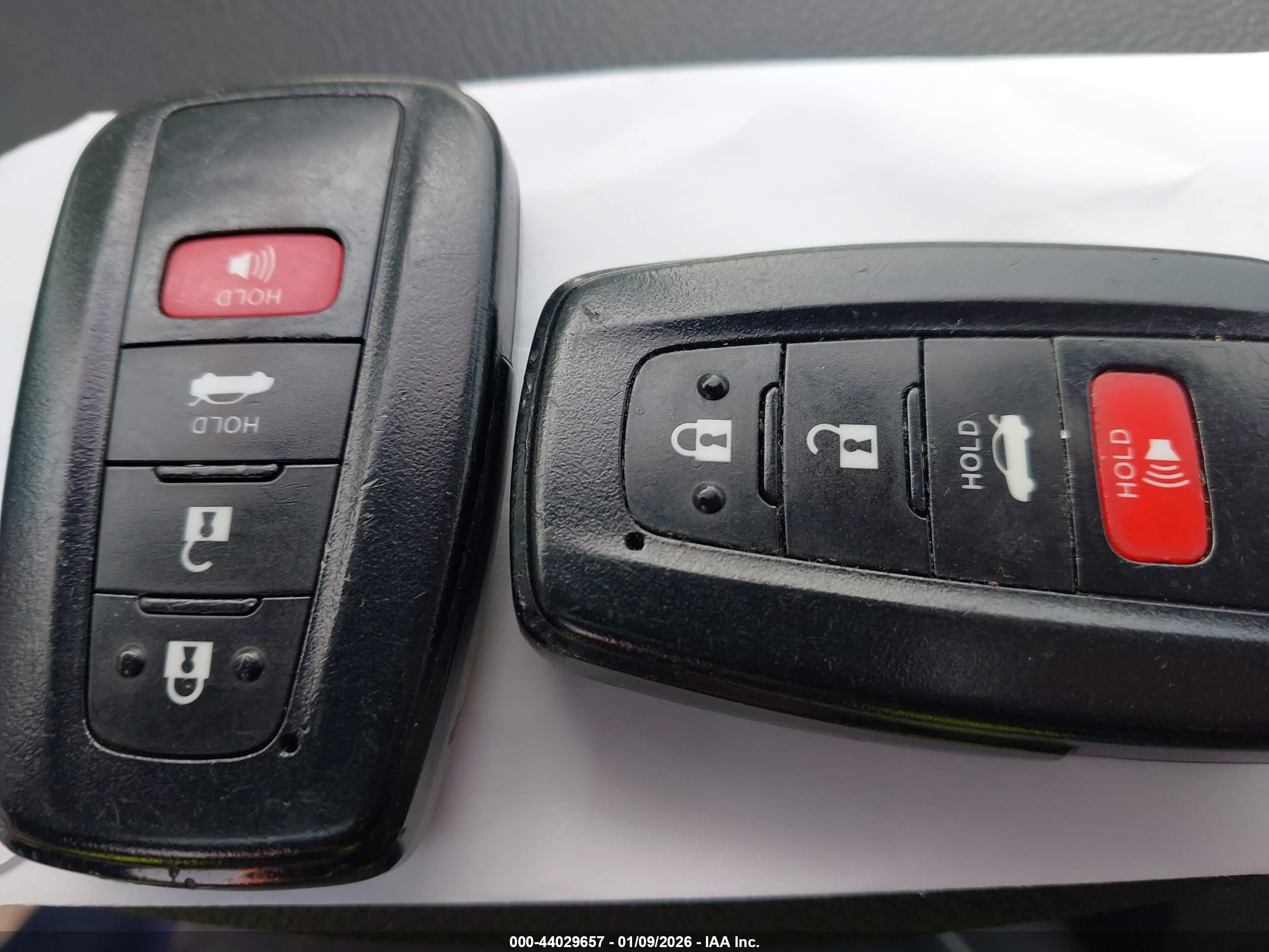 TOYOTA CAMRY image 11