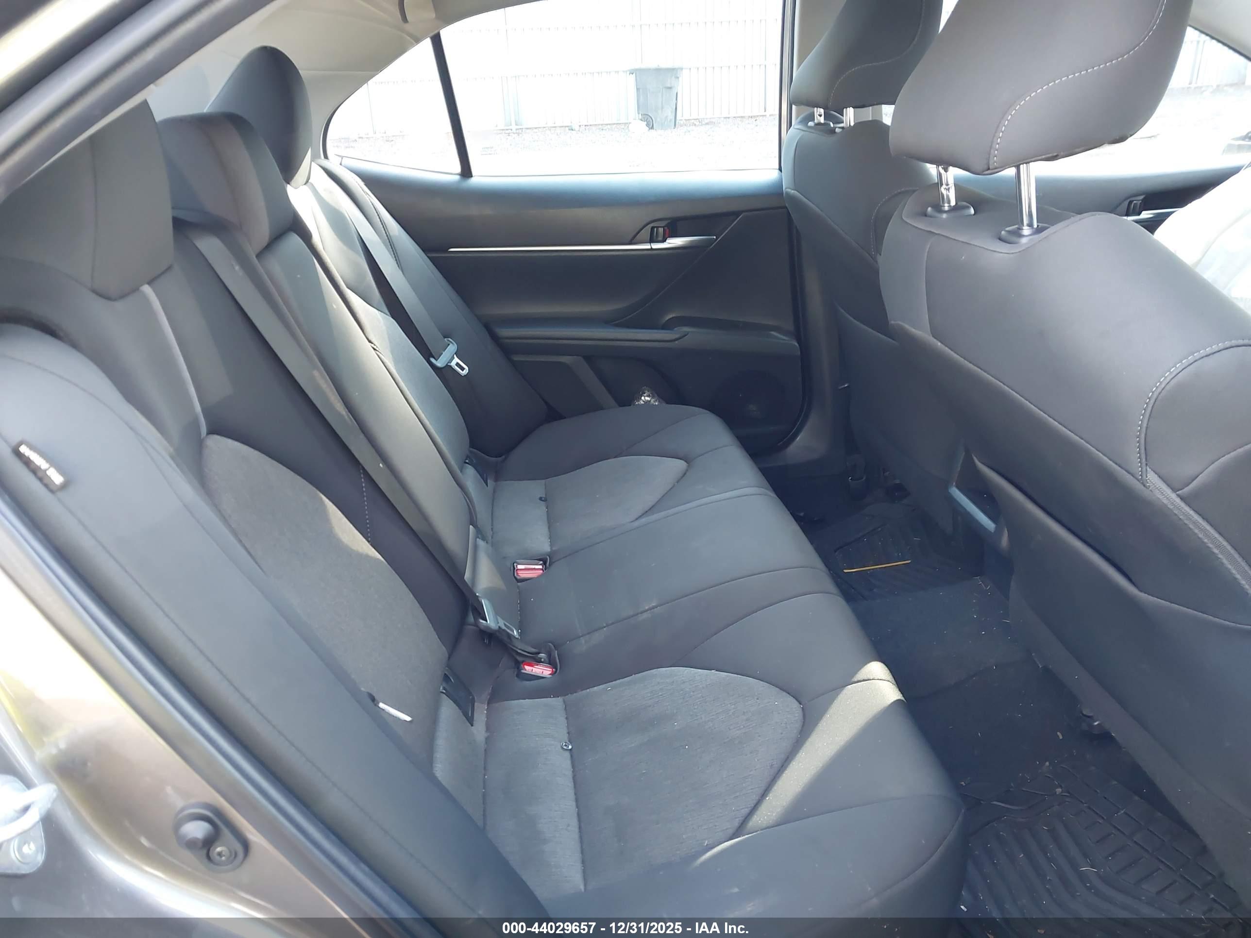 TOYOTA CAMRY image 8