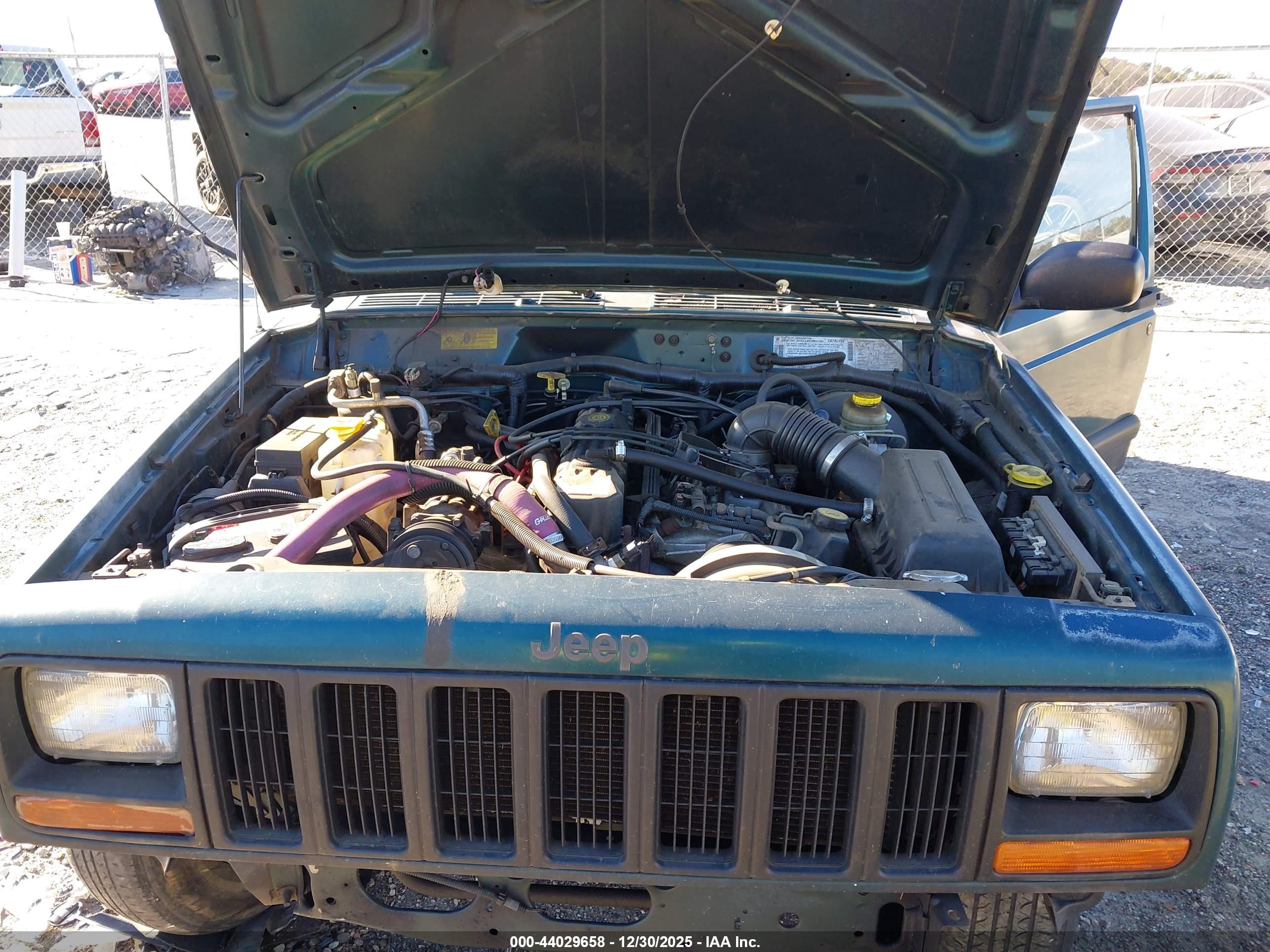 JEEP CHEROKEE image 10