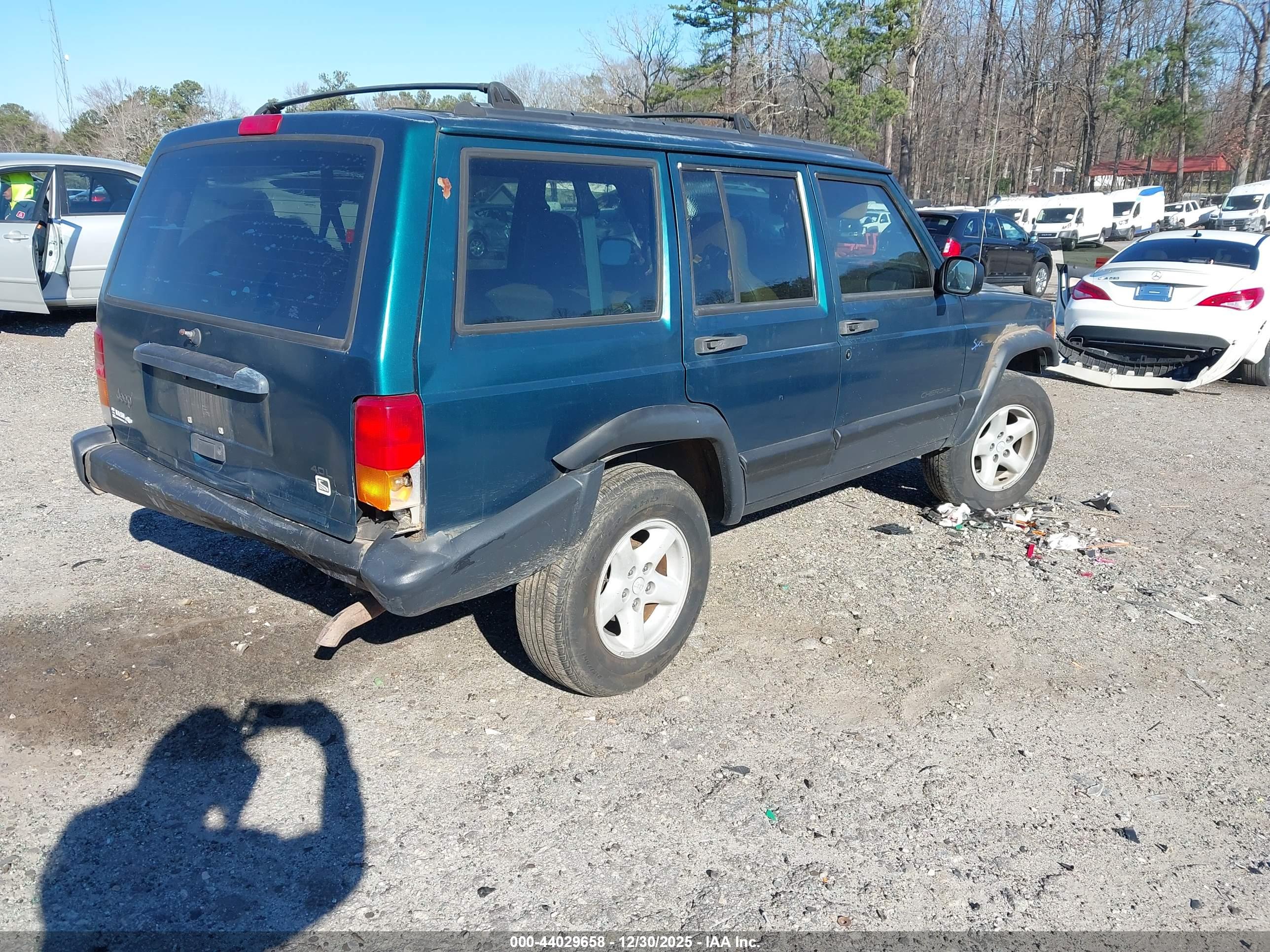 JEEP CHEROKEE image 4
