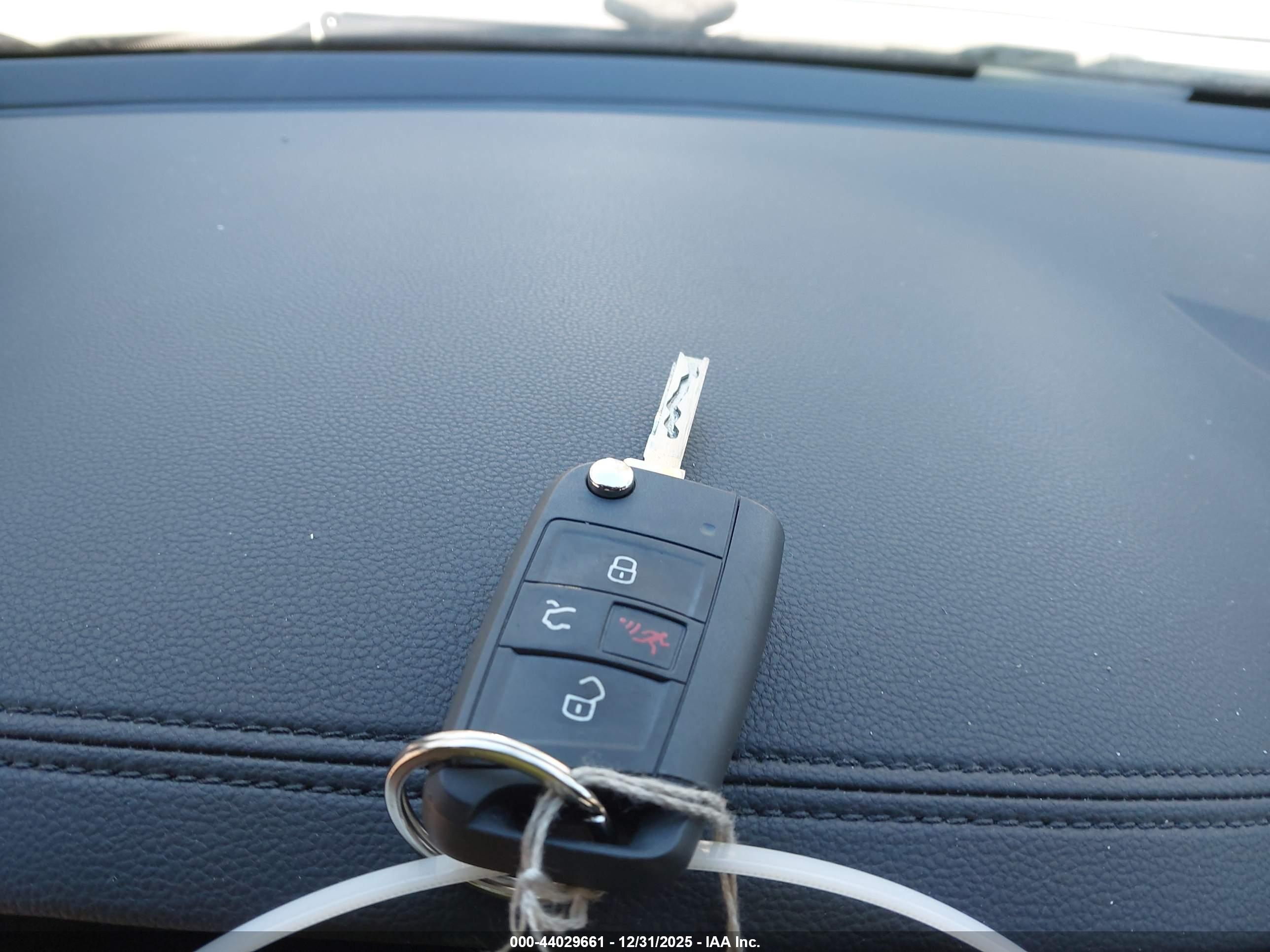 VOLKSWAGEN JETTA image 11