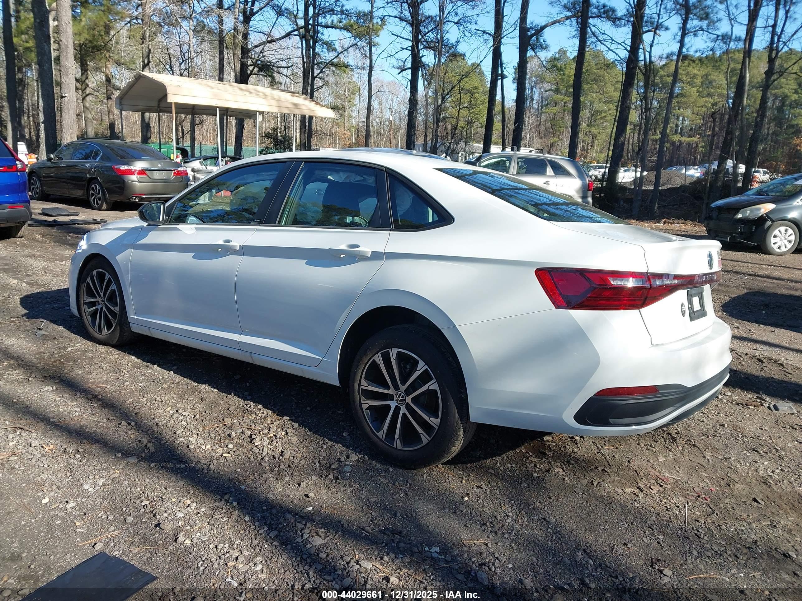 VOLKSWAGEN JETTA image 3