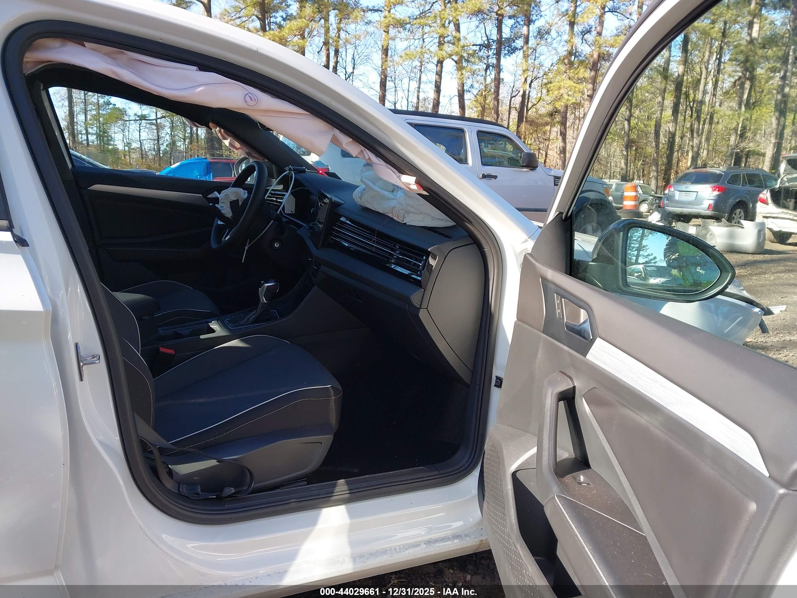 VOLKSWAGEN JETTA image 5