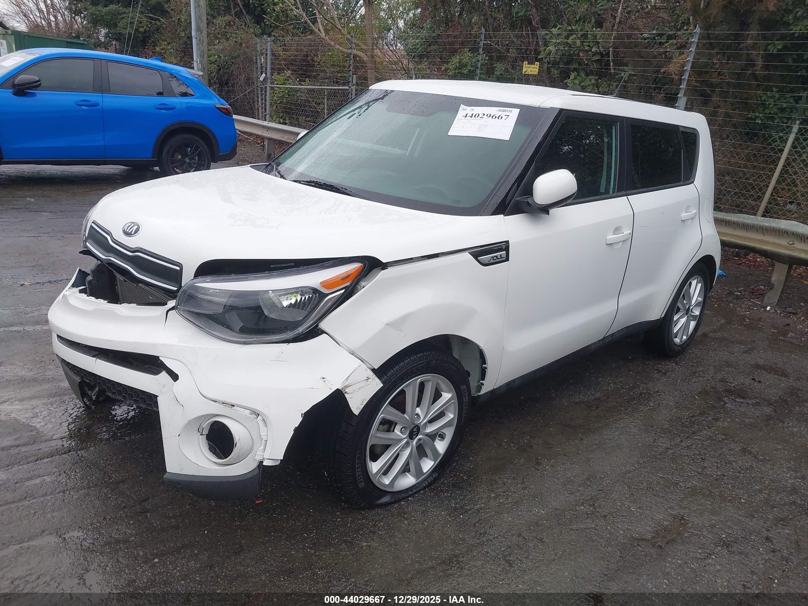 KIA SOUL image 2