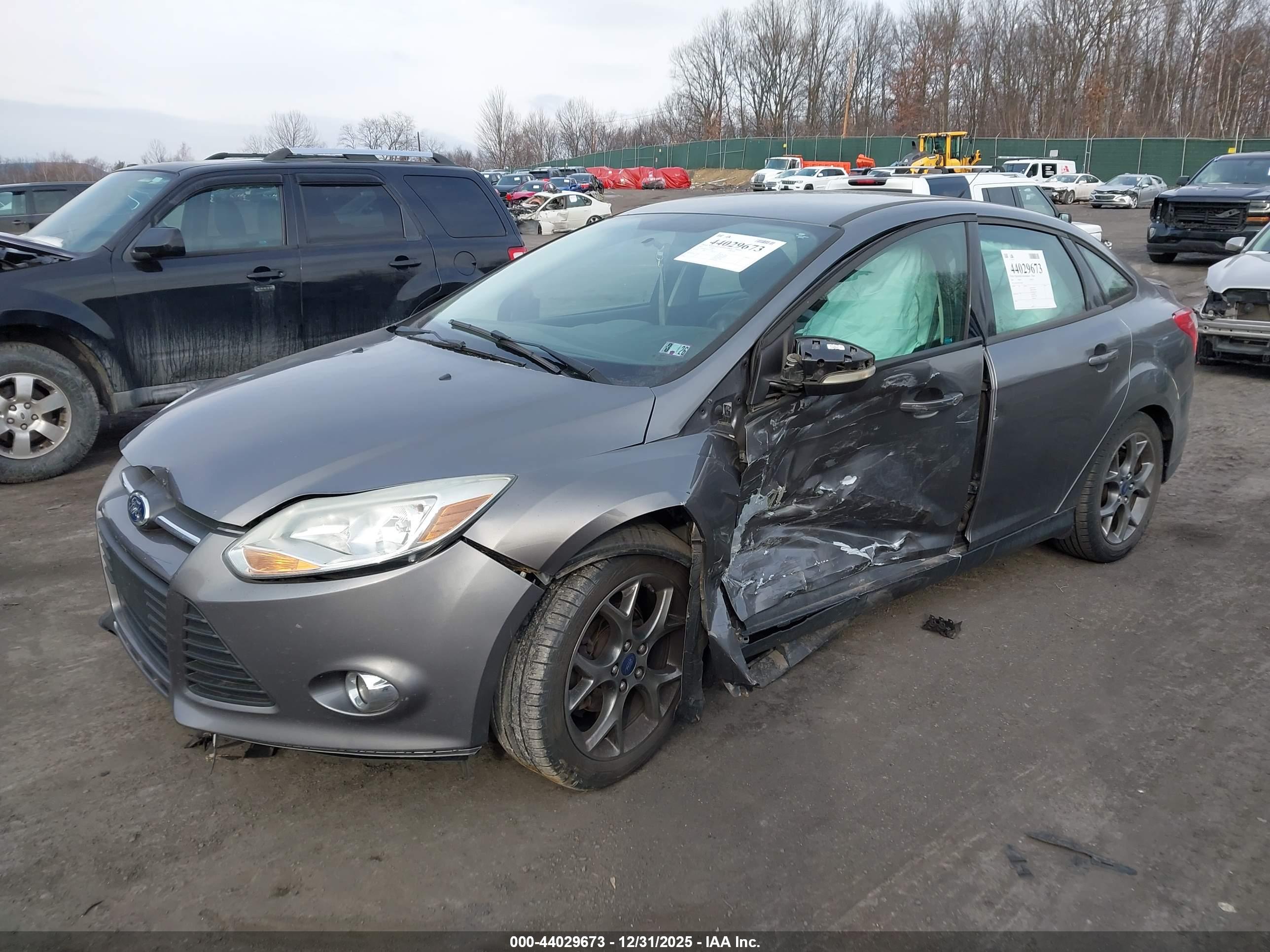 FORD FOCUS image 2
