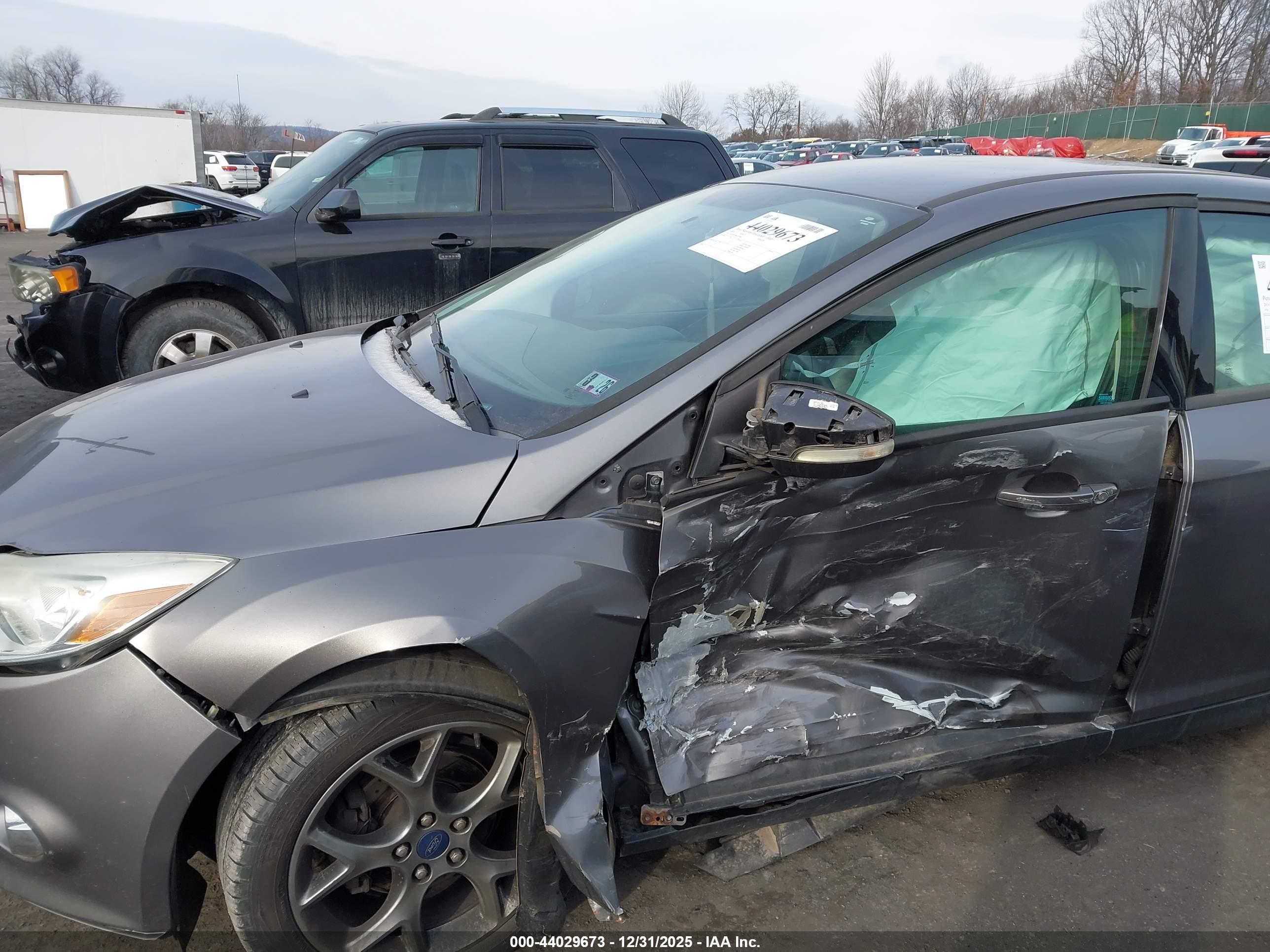 FORD FOCUS image 6