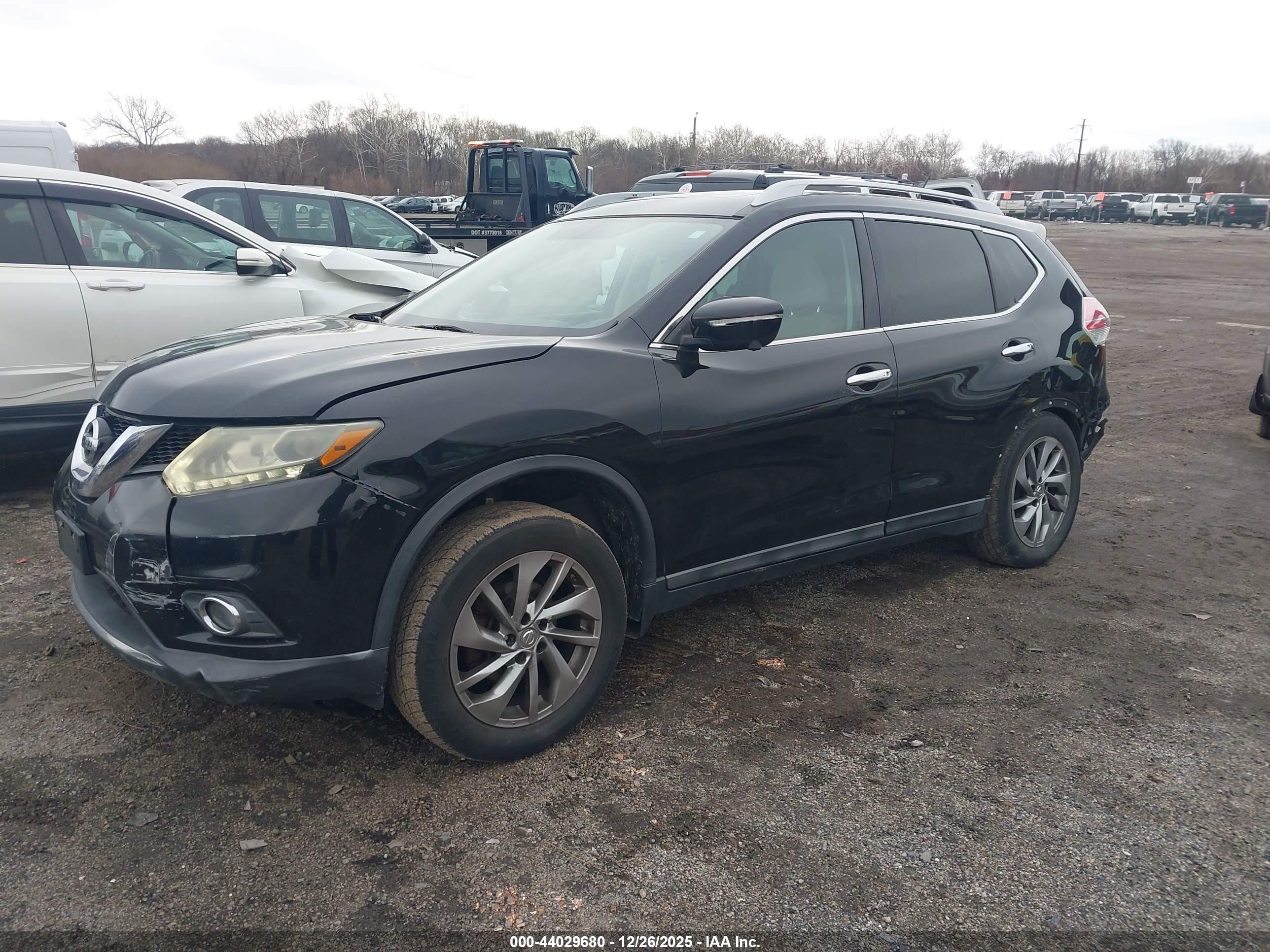 NISSAN ROGUE image 2