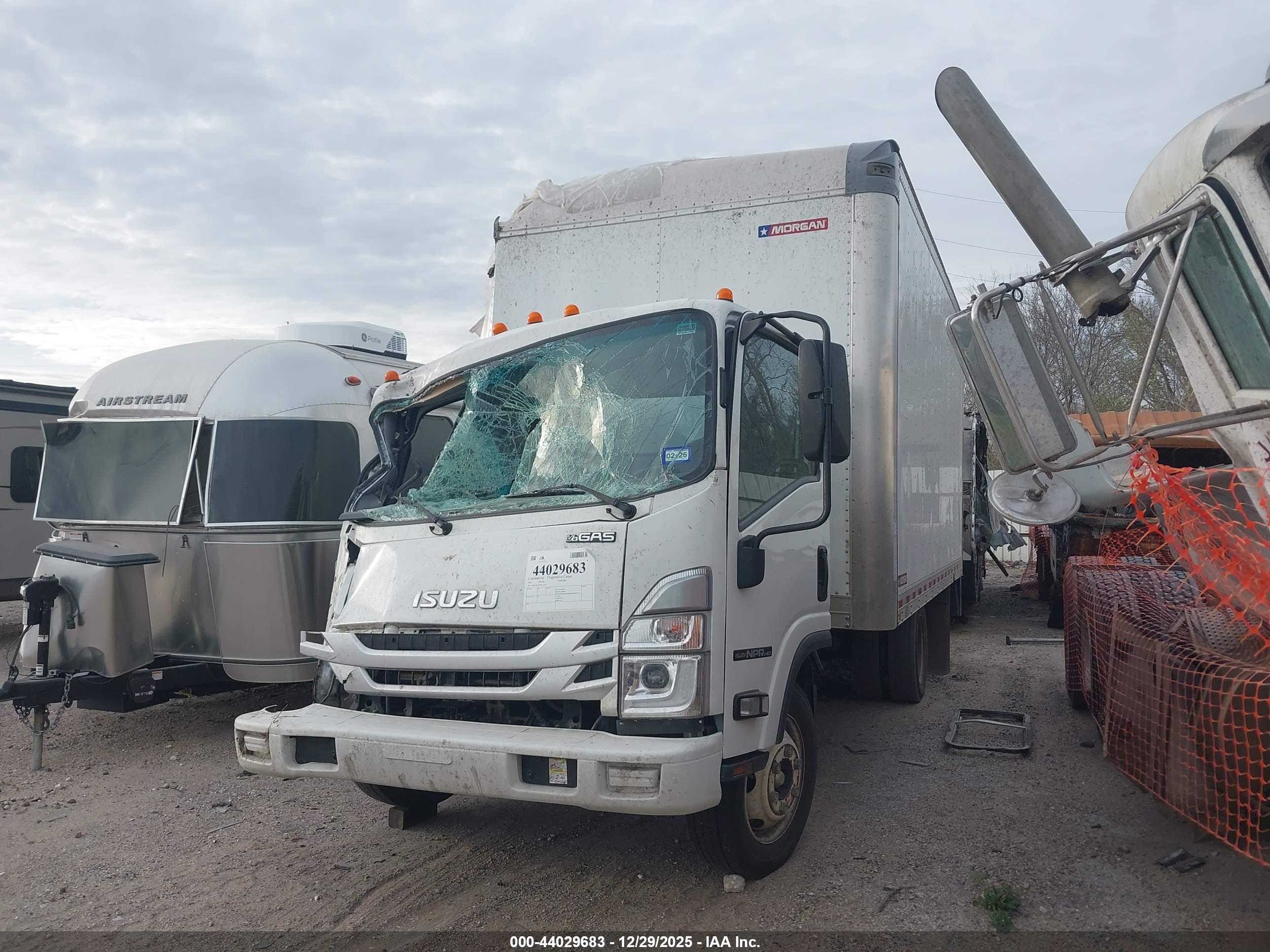 ISUZU NPR image 2