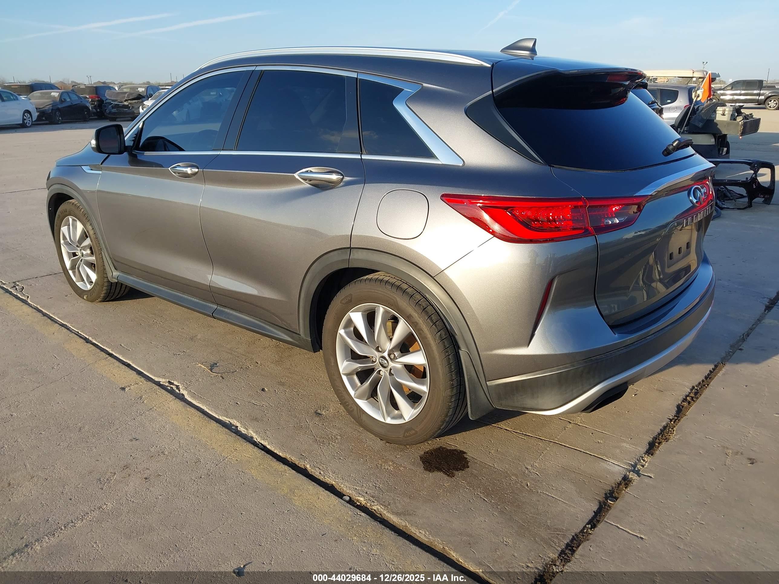 INFINITI QX50 image 3