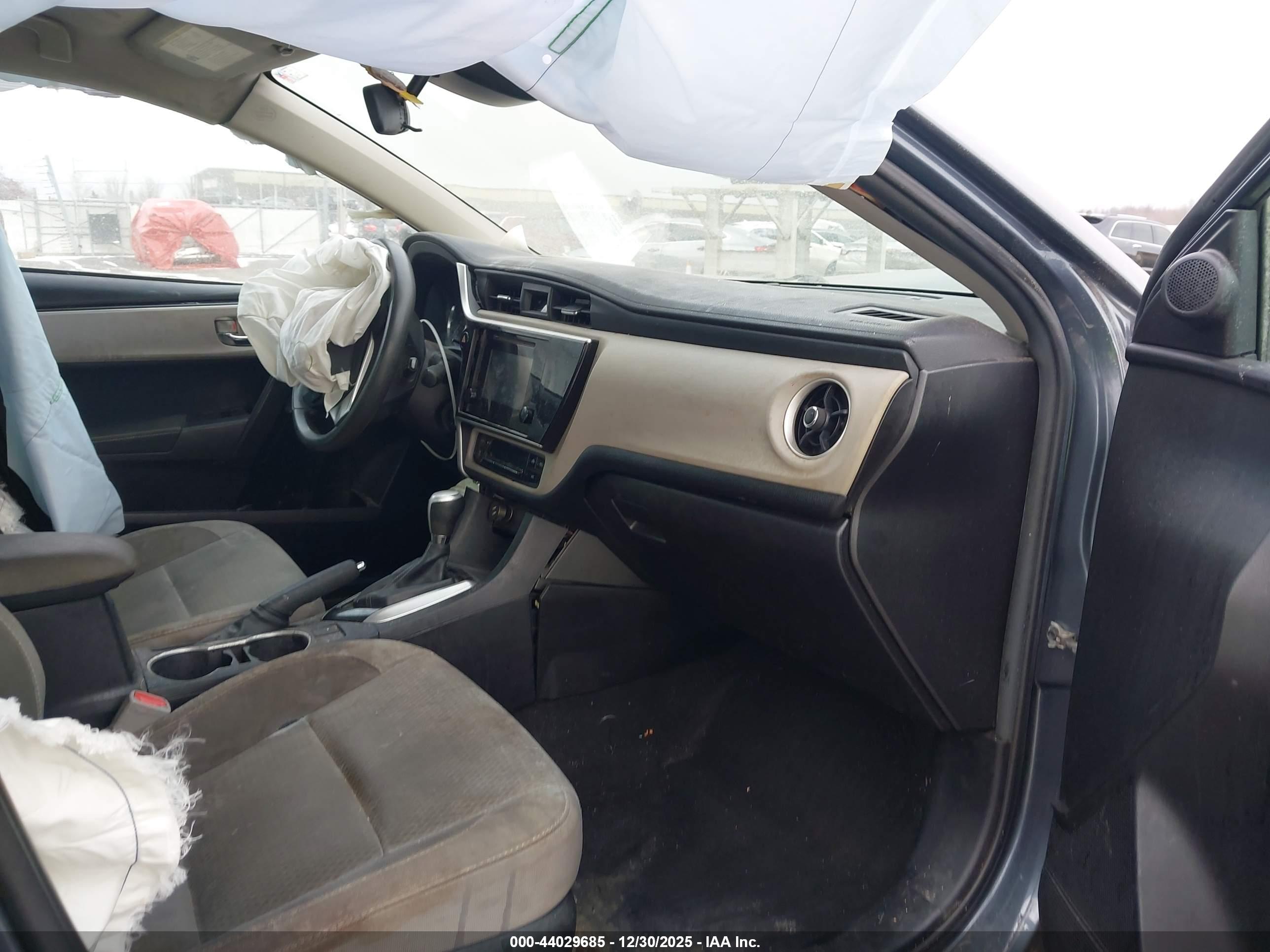 TOYOTA COROLLA image 5