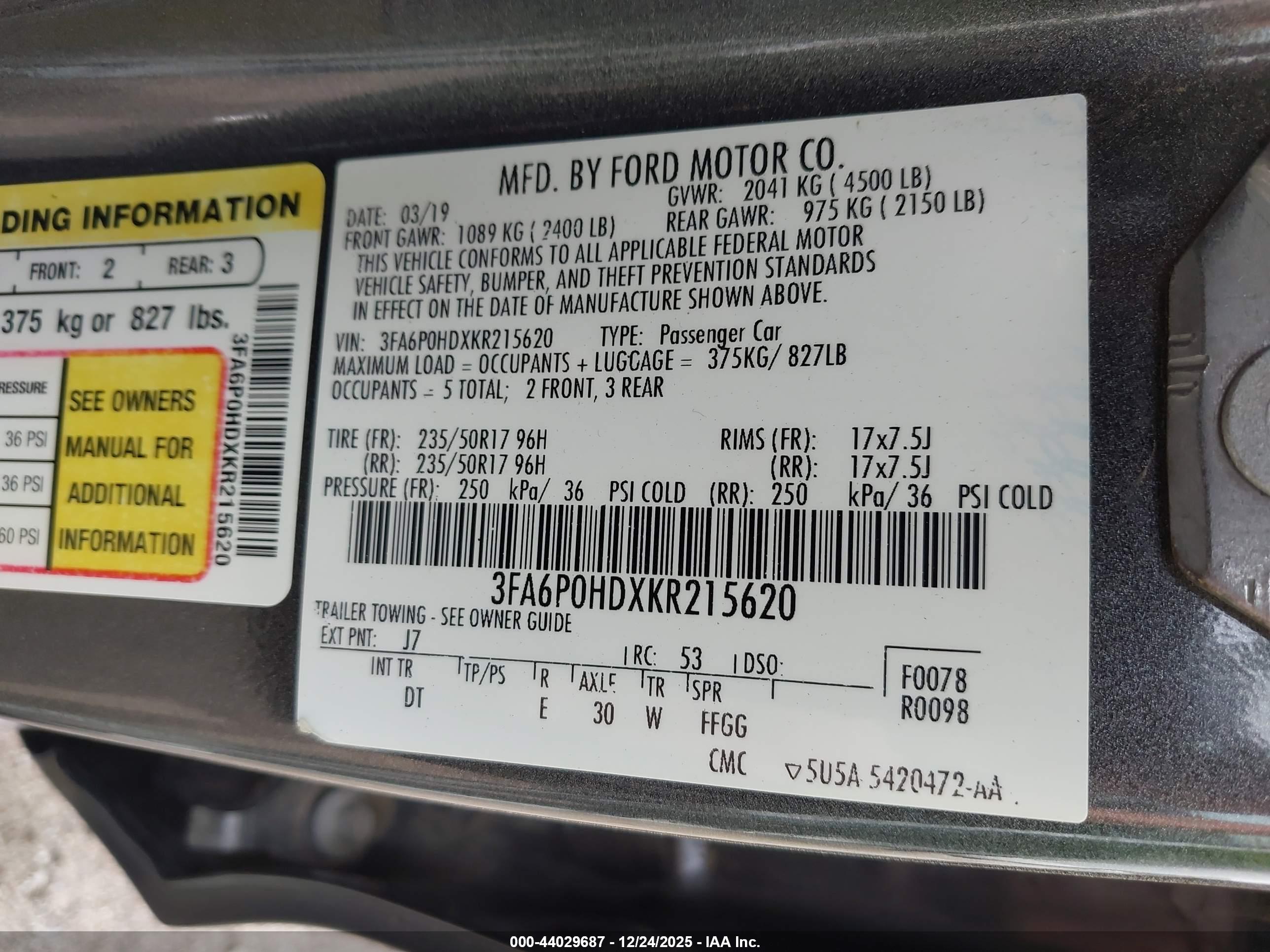 FORD FUSION image 9