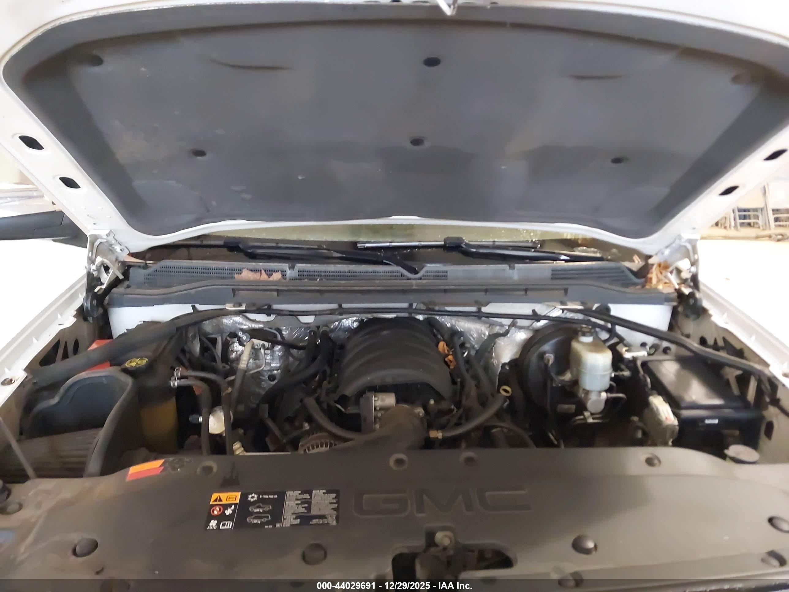 GMC SIERRA image 10