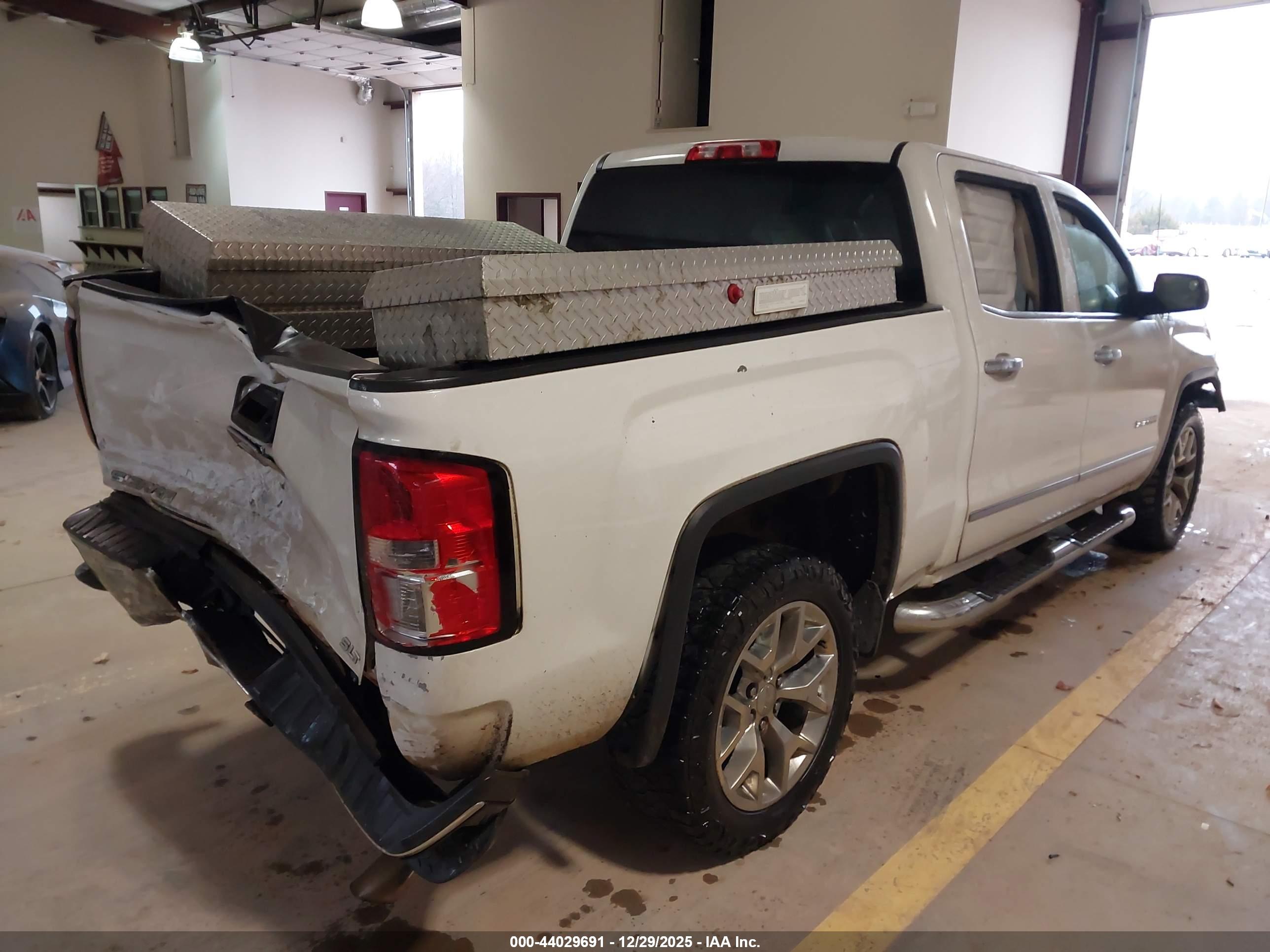 GMC SIERRA image 4