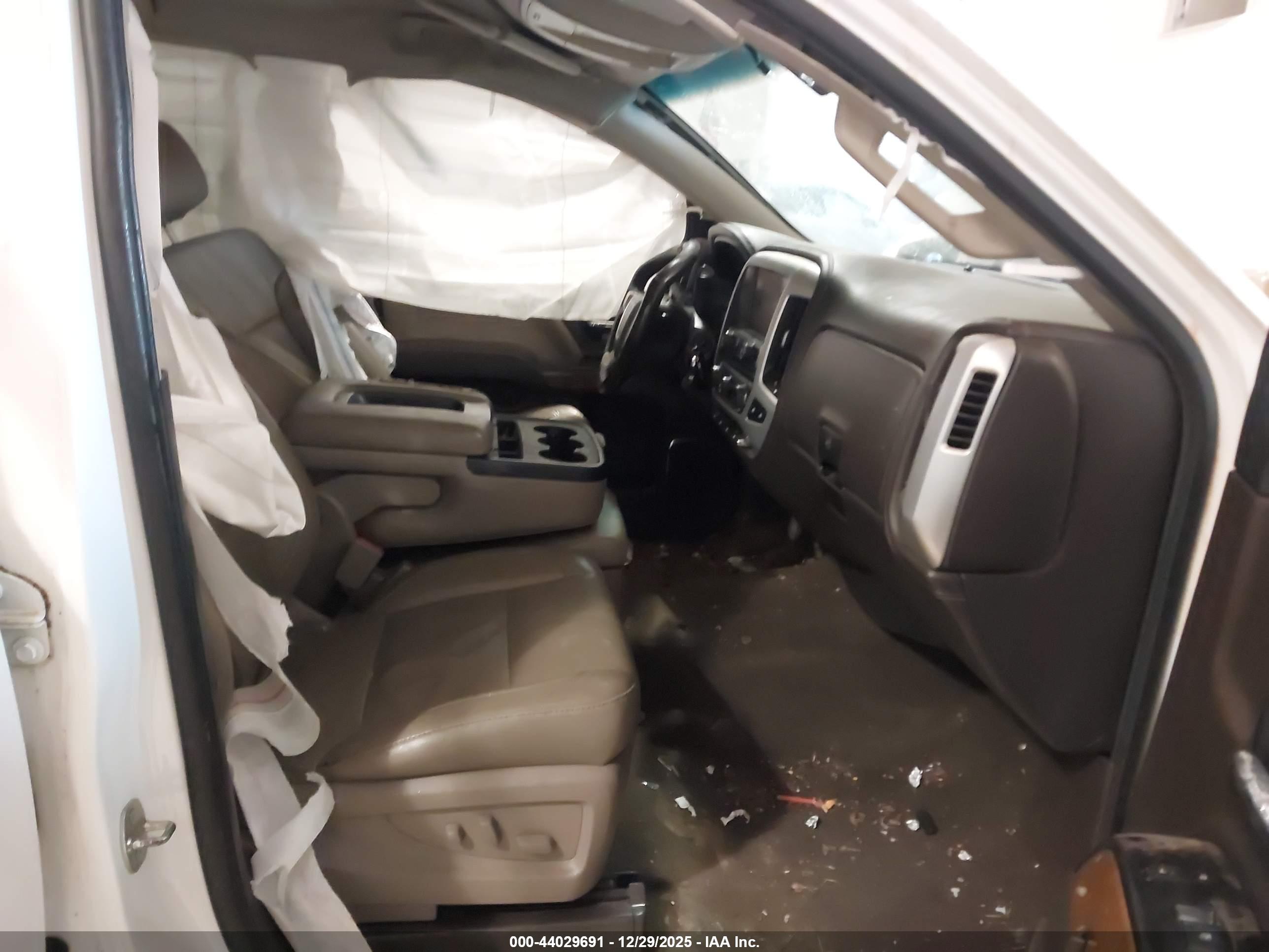 GMC SIERRA image 5