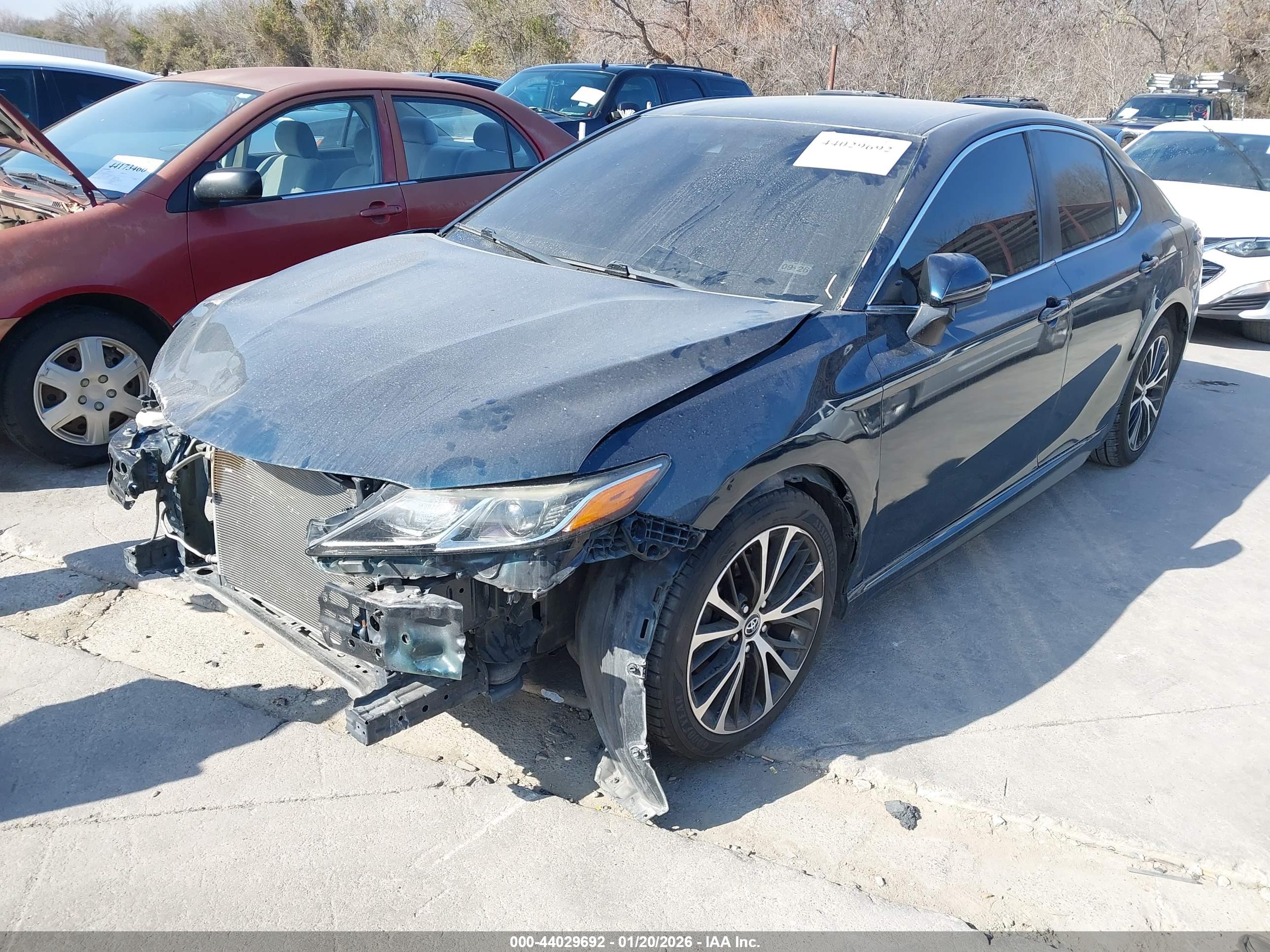 TOYOTA CAMRY image 2