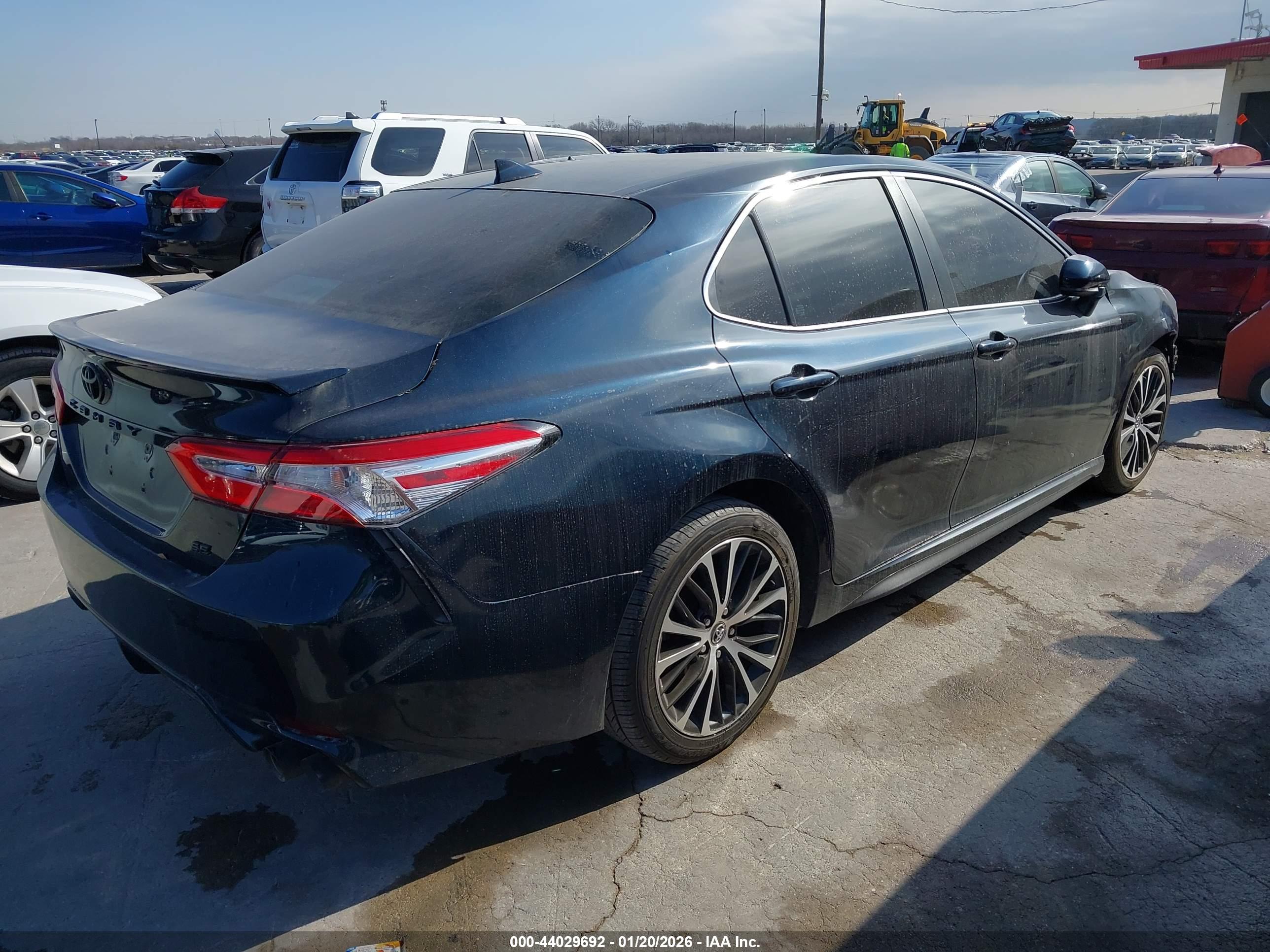 TOYOTA CAMRY image 4