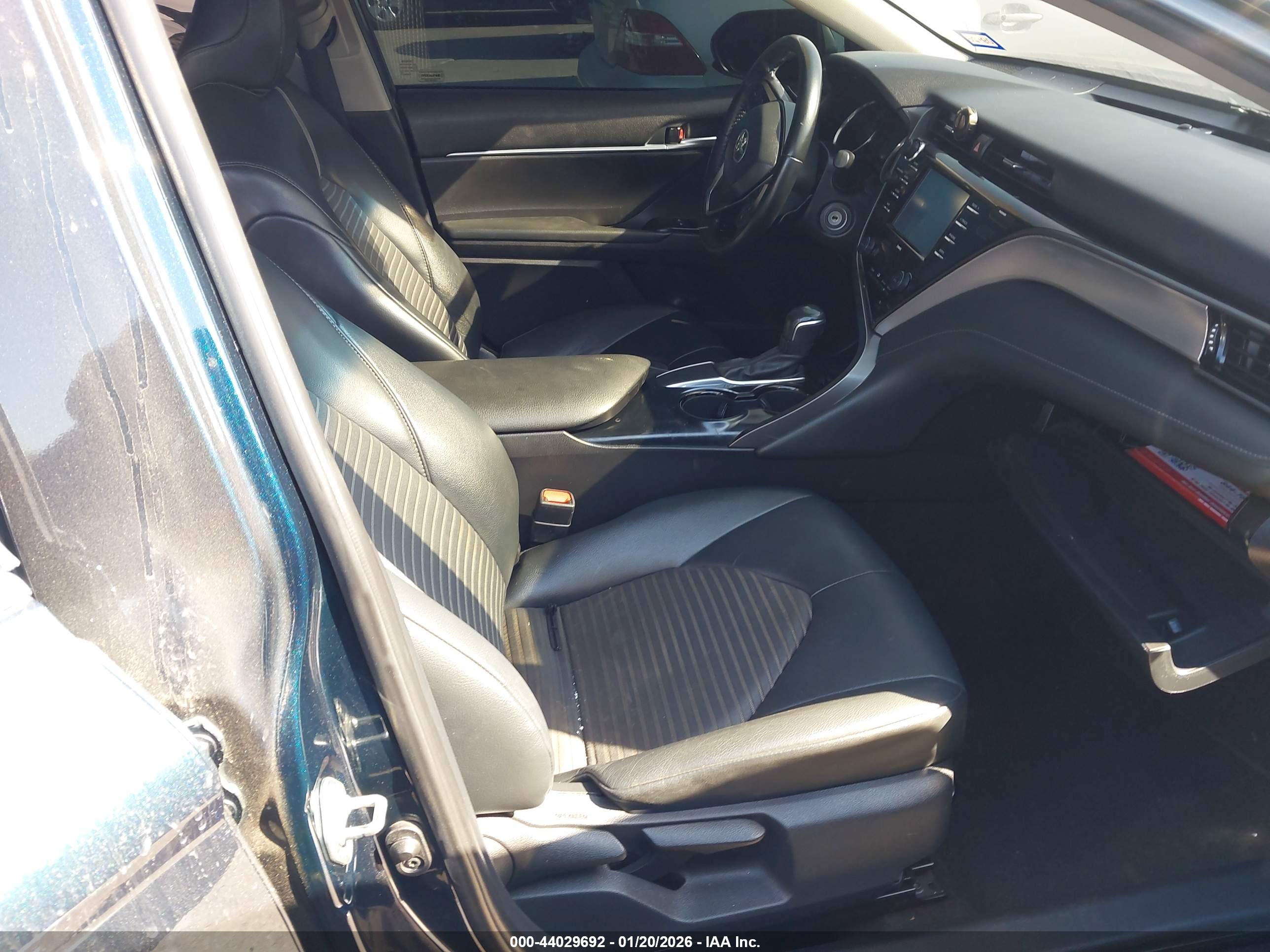 TOYOTA CAMRY image 5