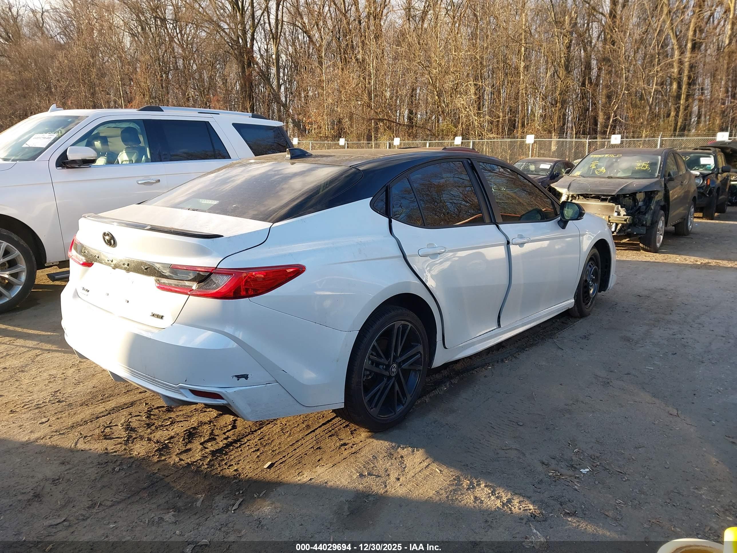 TOYOTA CAMRY image 4