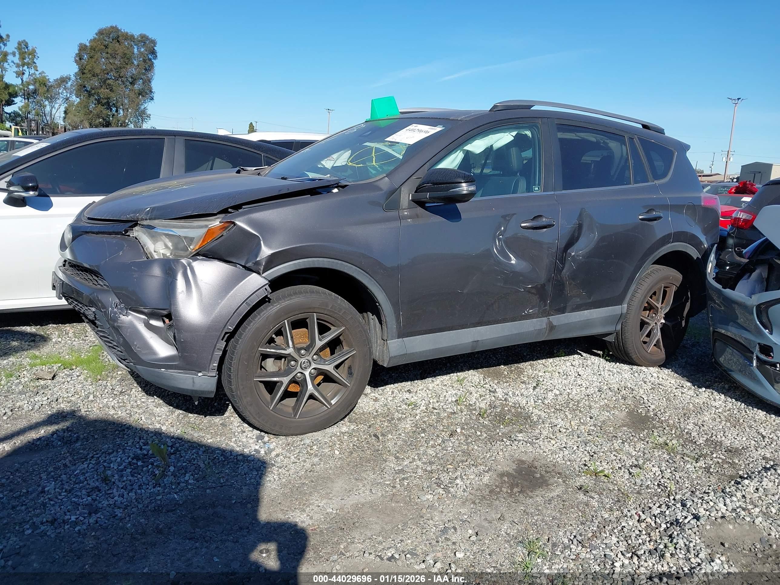 TOYOTA RAV4 image 2
