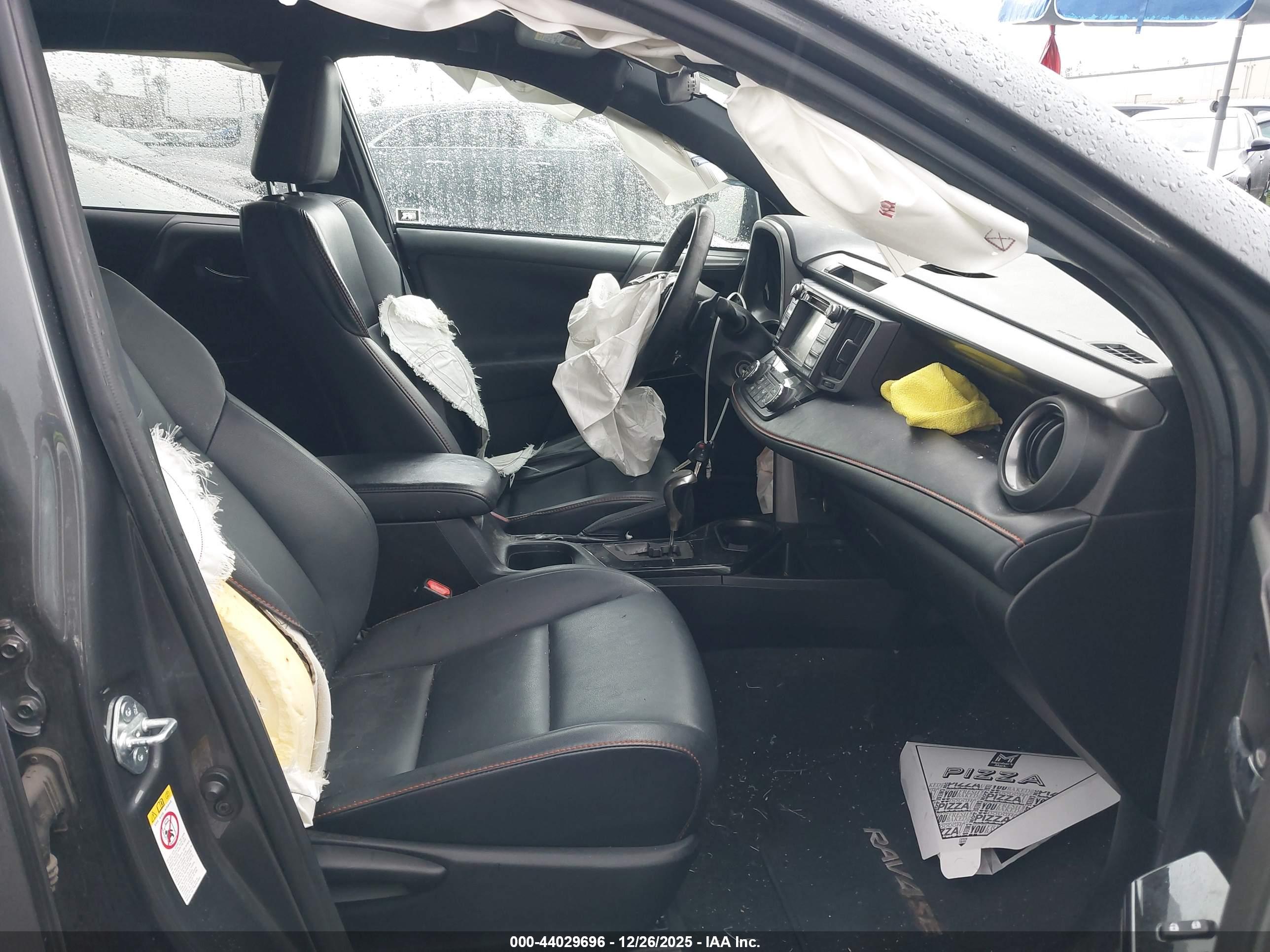 TOYOTA RAV4 image 5