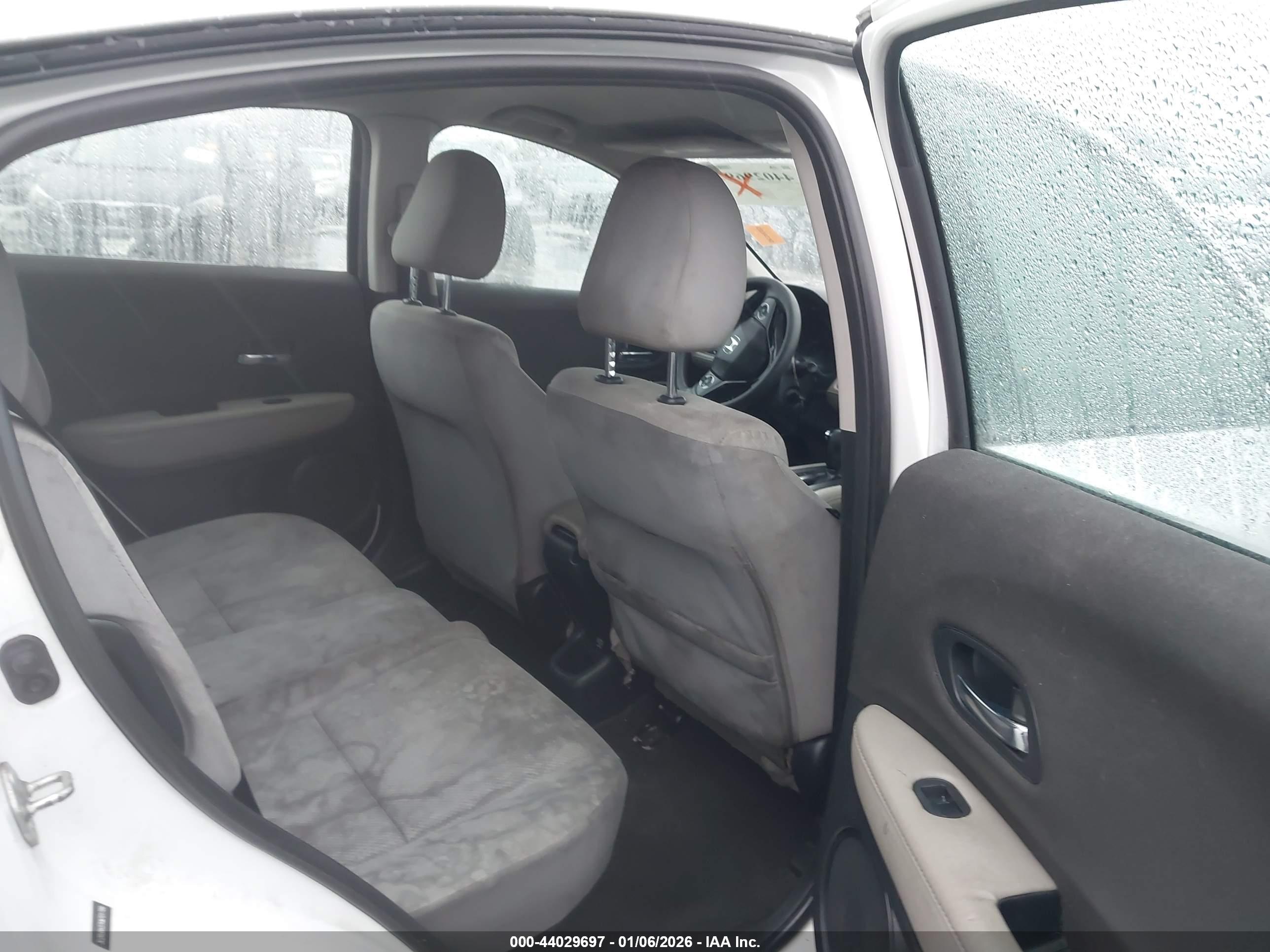 HONDA HR-V image 8