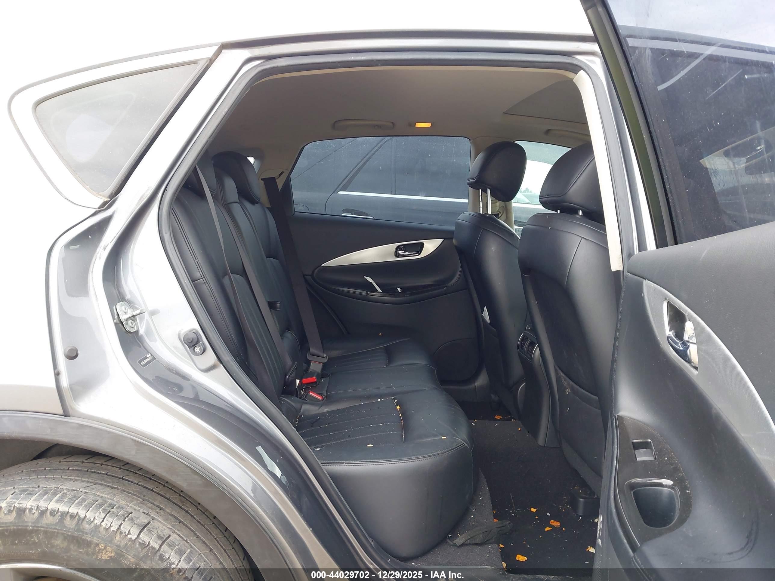 INFINITI QX50 image 8