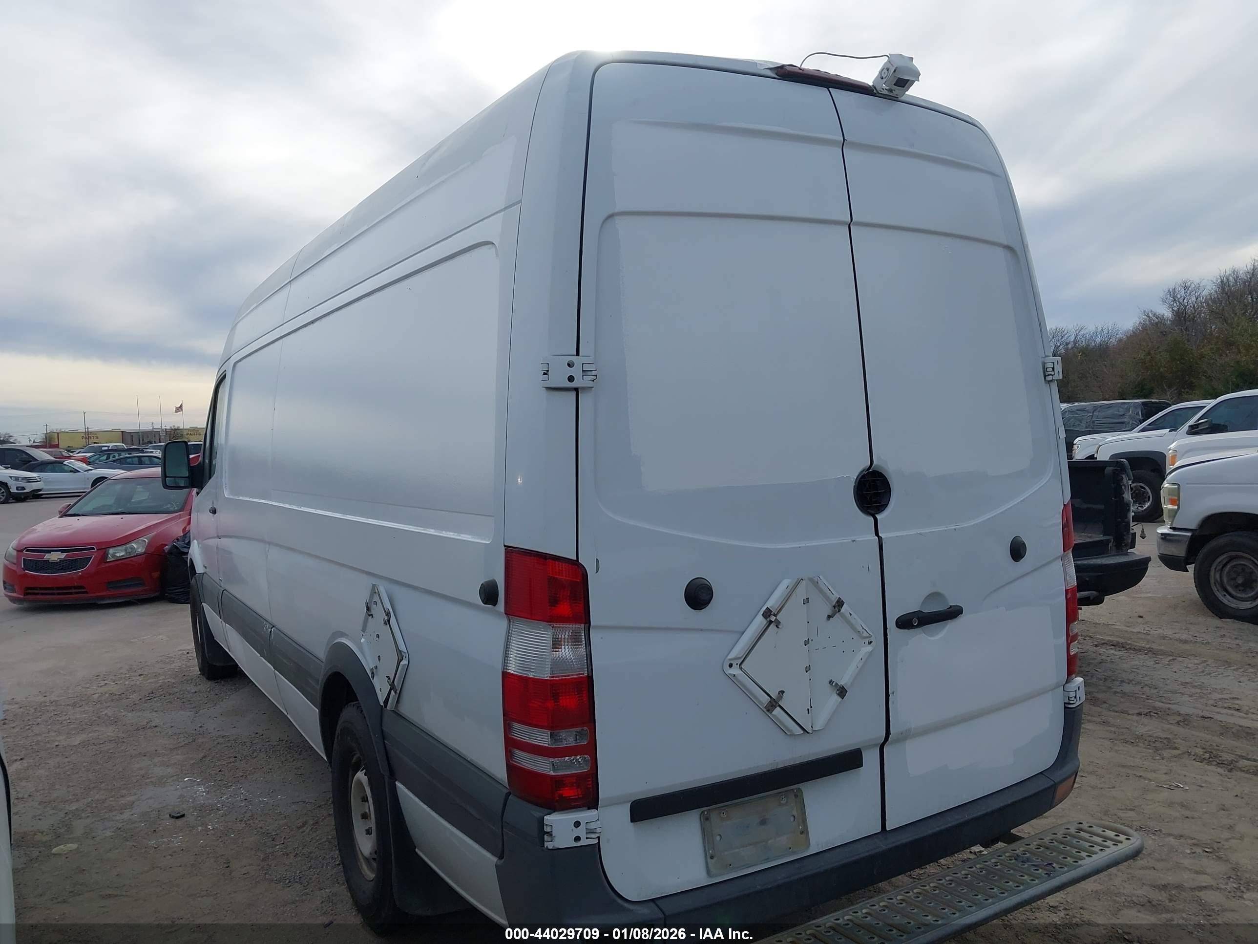 MERCEDES-BENZ SPRINTER image 3