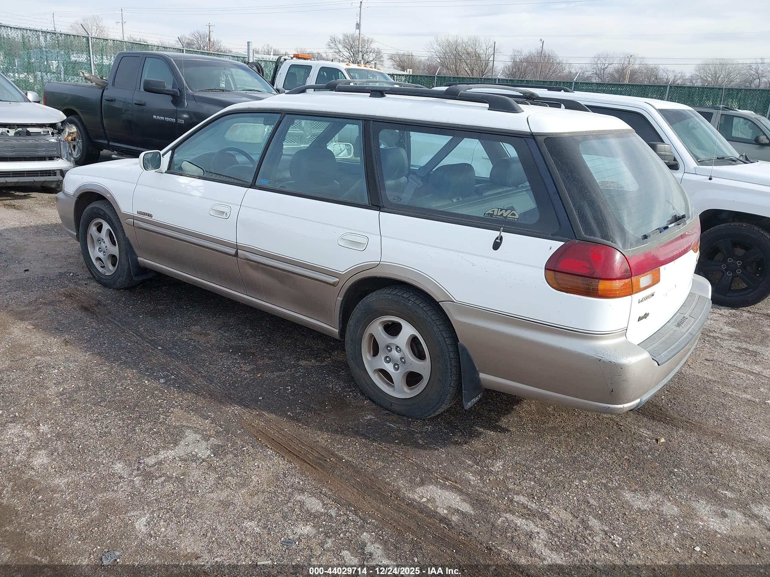 SUBARU LEGACY image 3